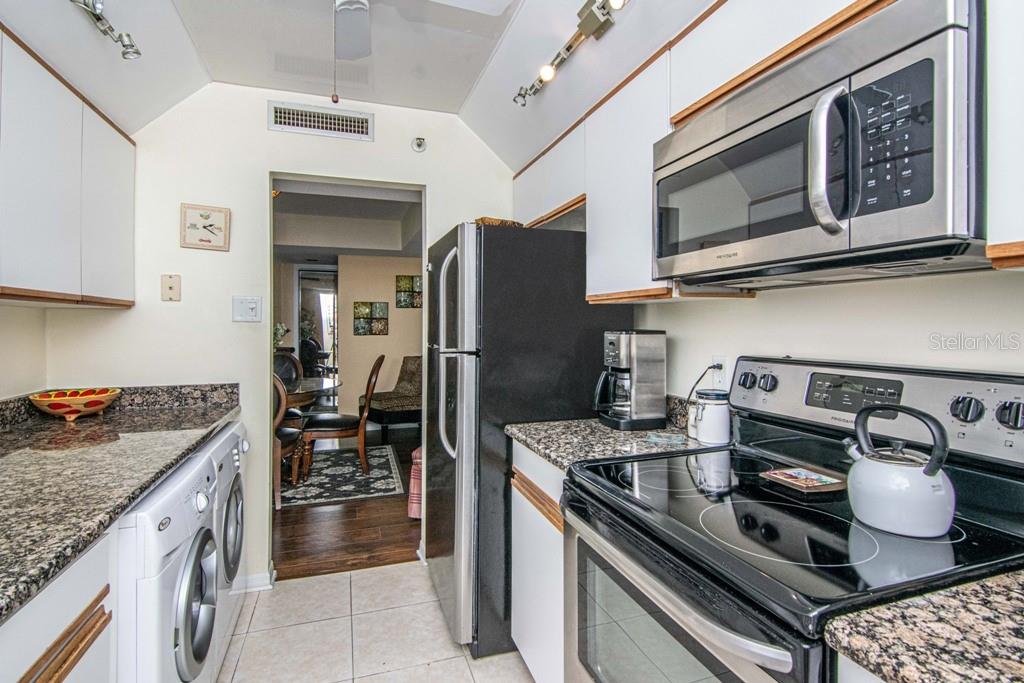 Image 6 of 23 For 3211 Swann Avenue 502