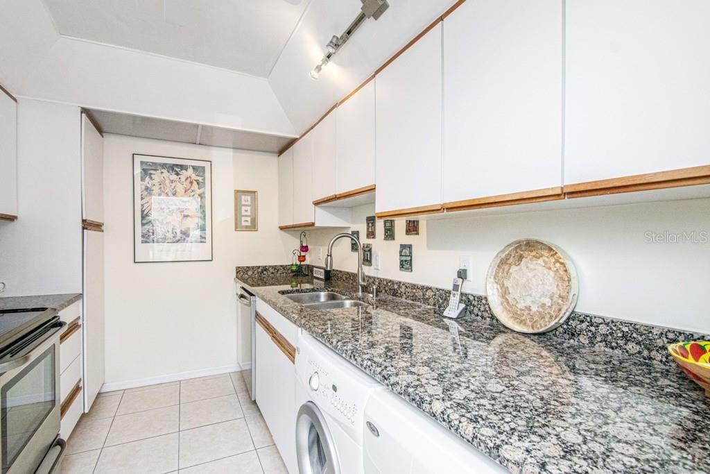 Image 7 of 23 For 3211 Swann Avenue 502
