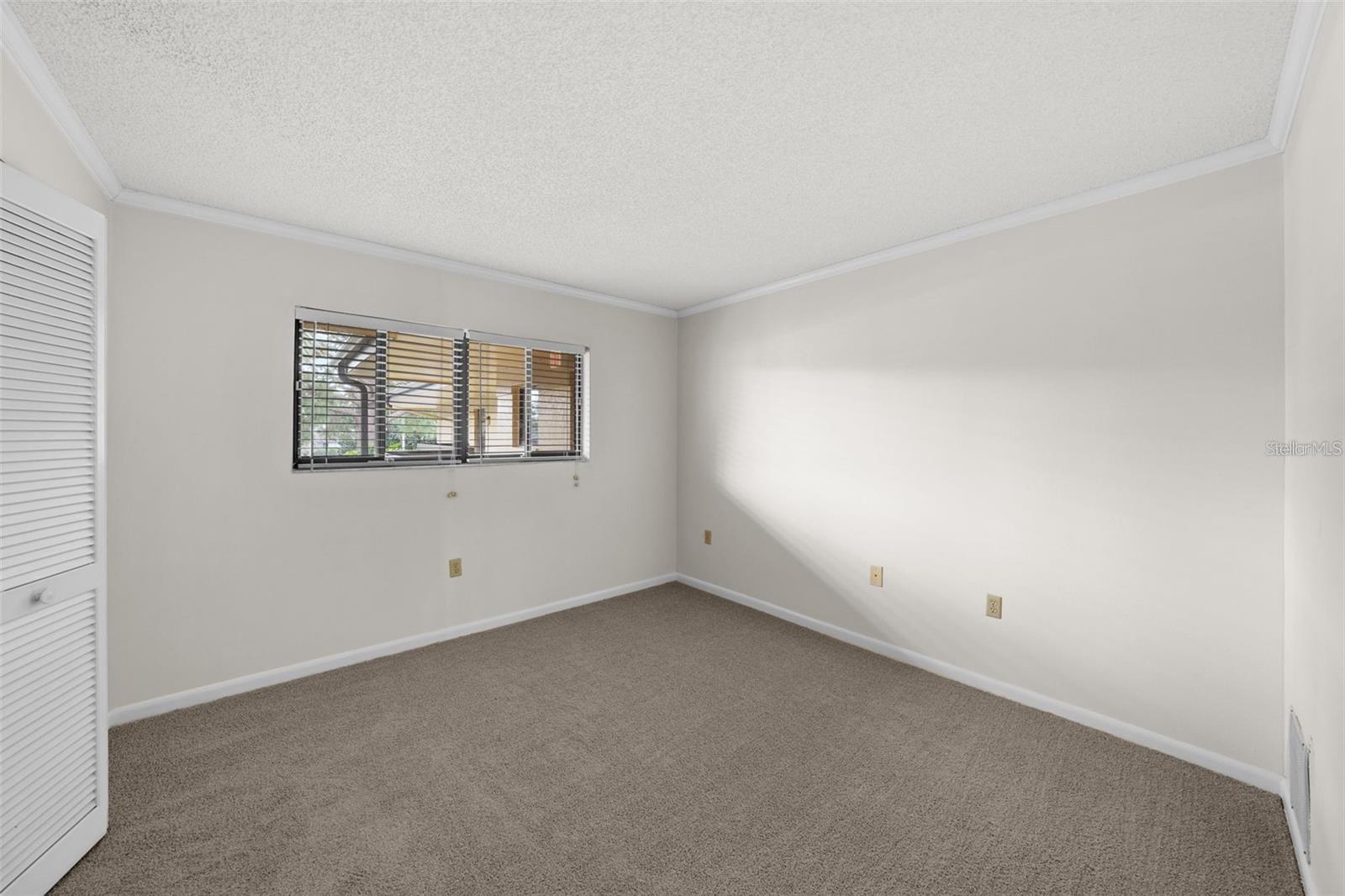 Image 17 of 25 For 2679 Sabal Springs Circle 203