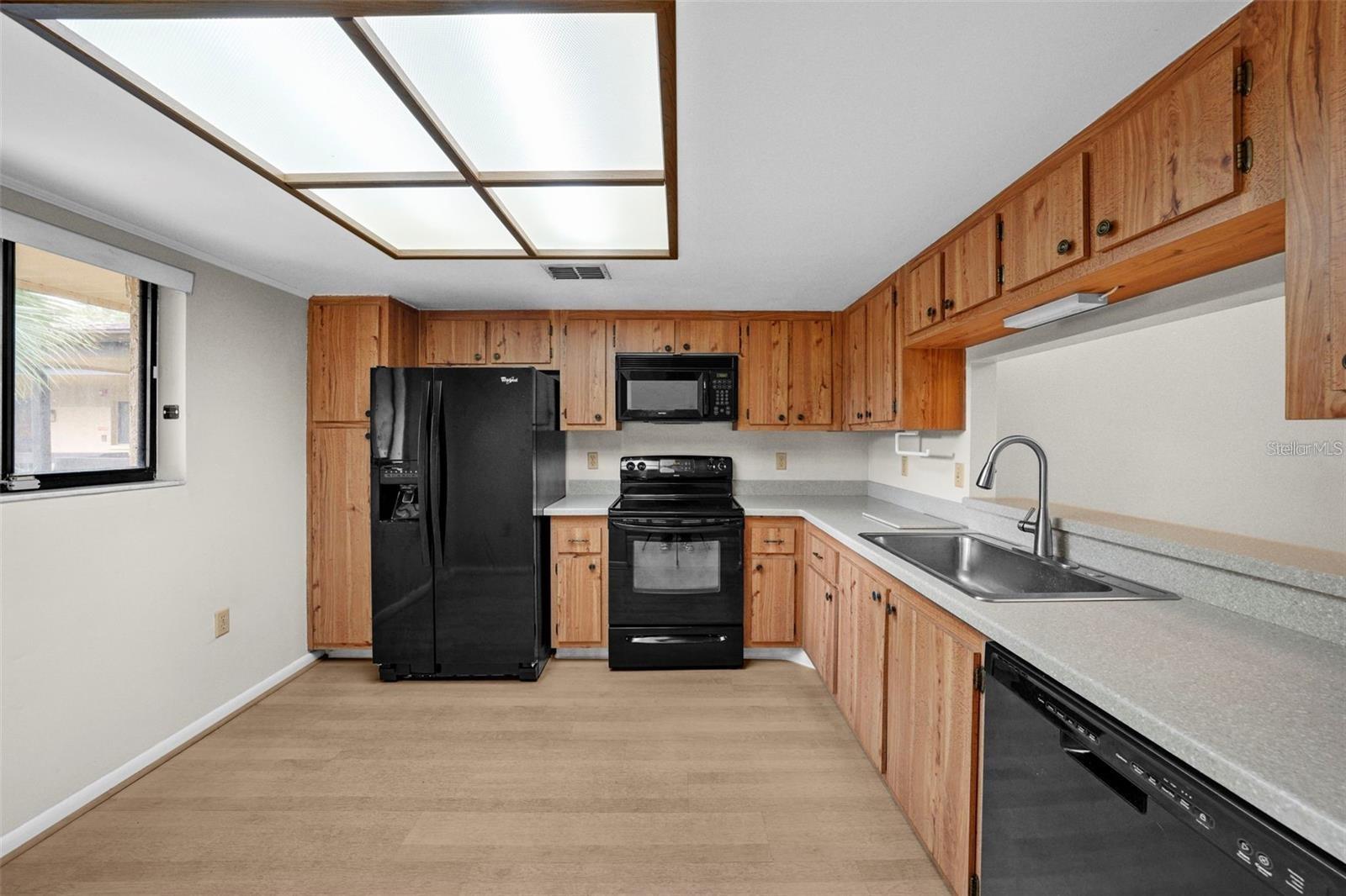Image 5 of 25 For 2679 Sabal Springs Circle 203