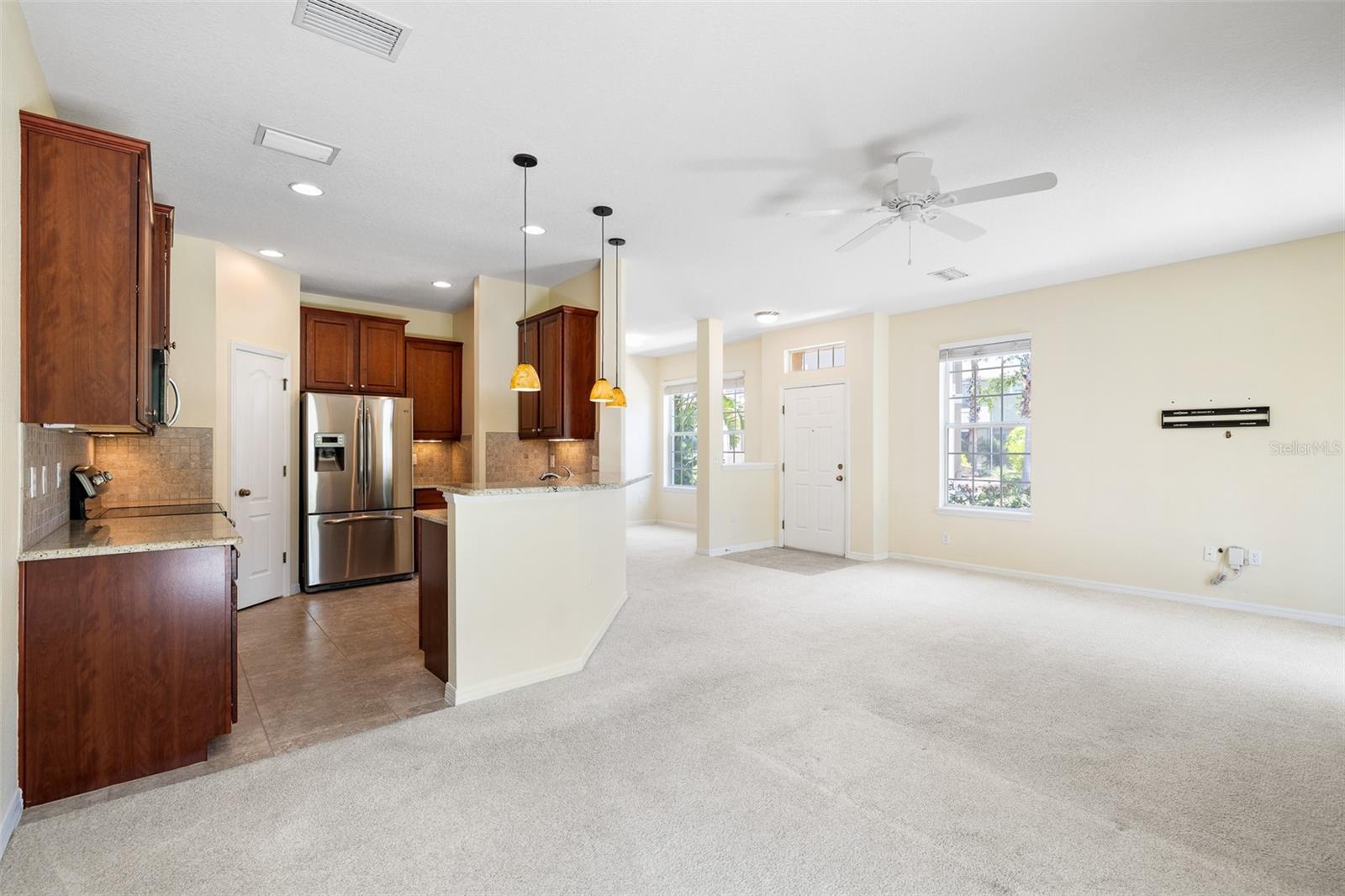 Image 10 of 37 For 7001 Interbay Boulevard 303
