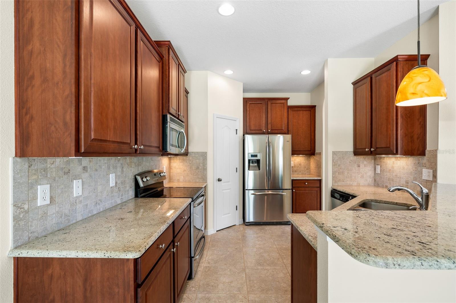 Image 12 of 37 For 7001 Interbay Boulevard 303