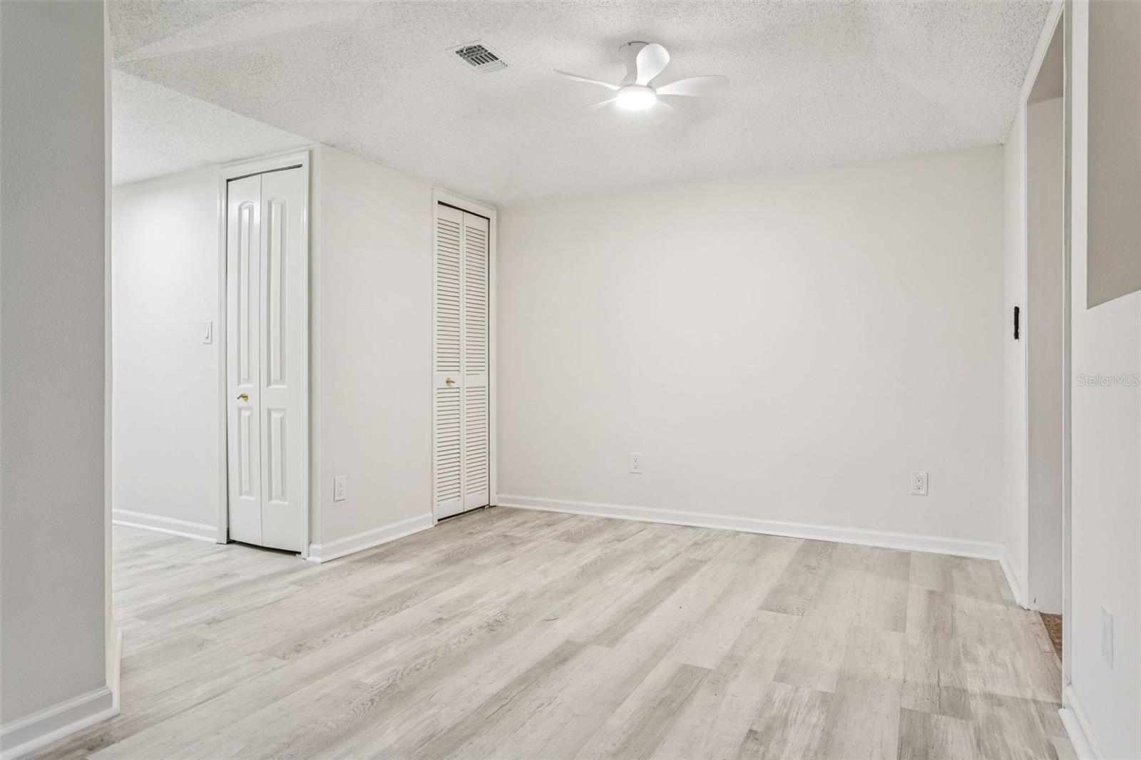 Image 8 of 27 For 2101 Fox Chase Boulevard 102