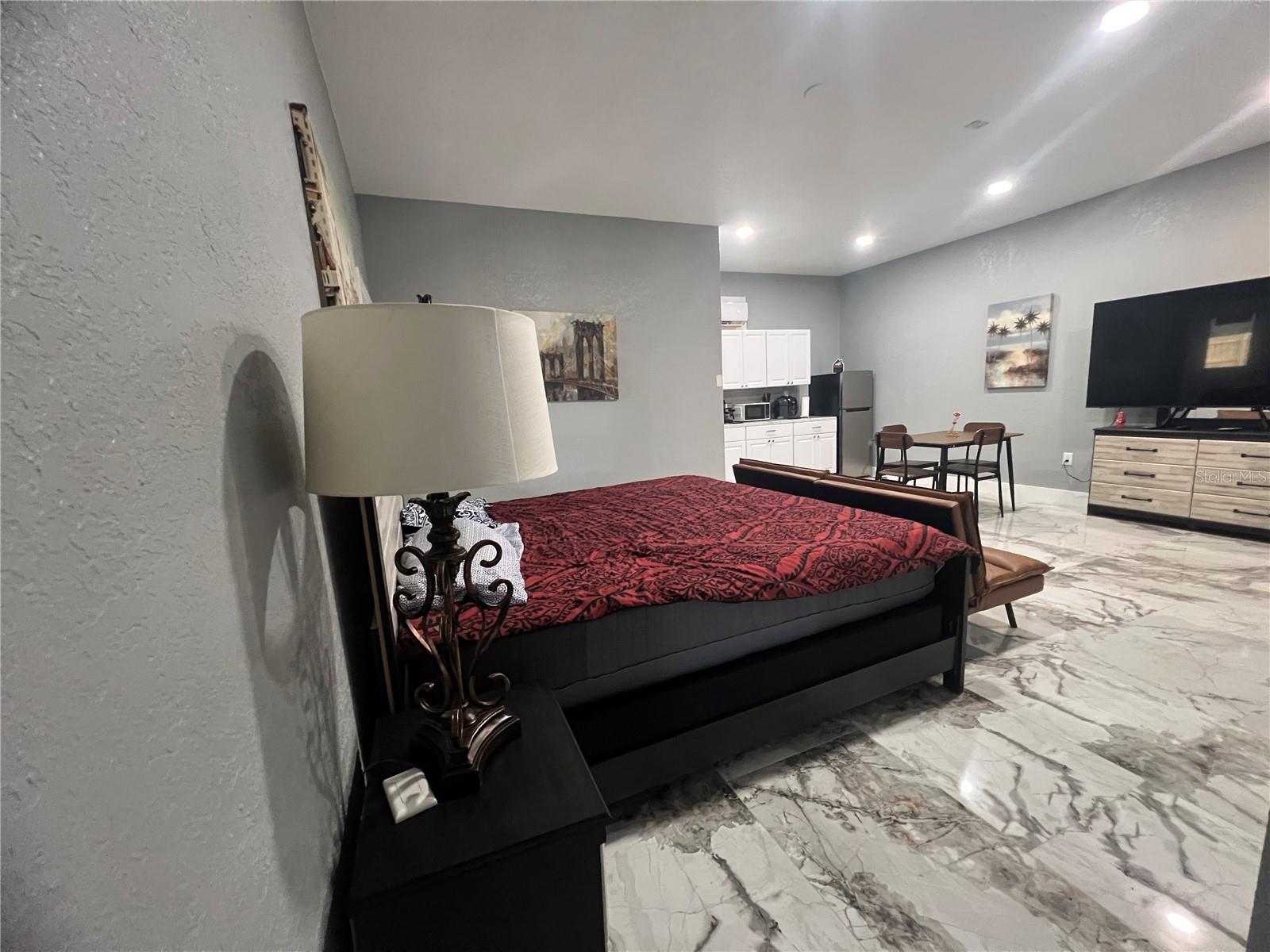 Image 31 of 53 For 9078 Birmingham Avenue