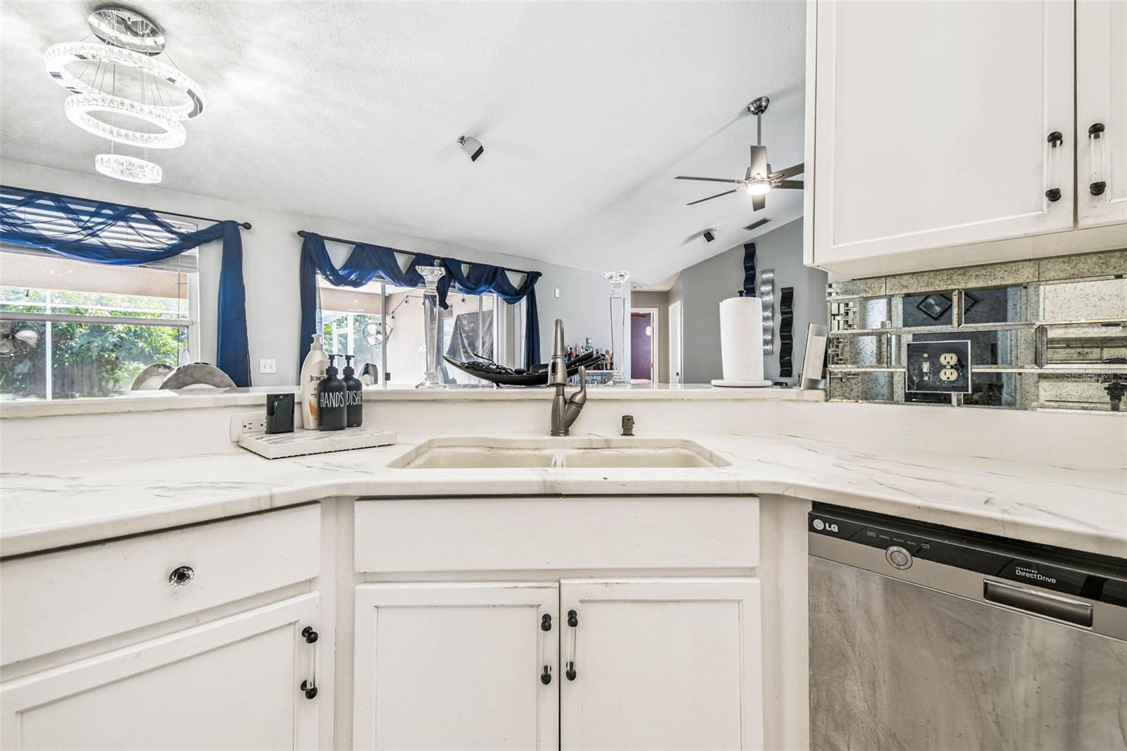 Image 28 of 80 For 9804 Ocasta Street