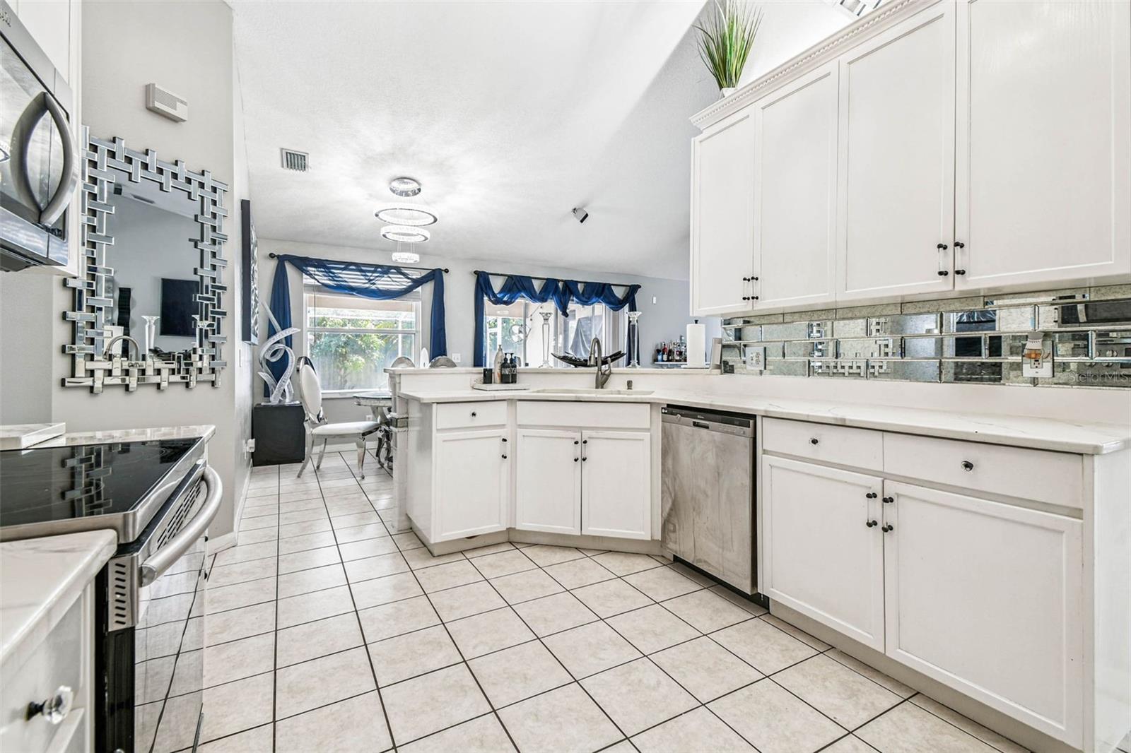 Image 5 of 80 For 9804 Ocasta Street