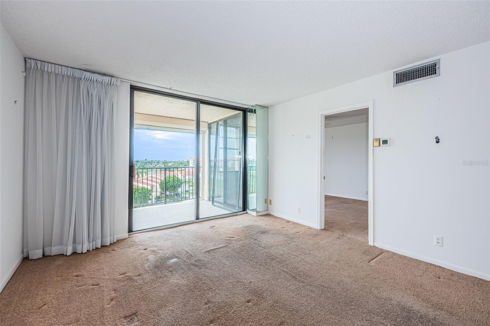 Image 11 of 32 For 6051 Sun Boulevard 605