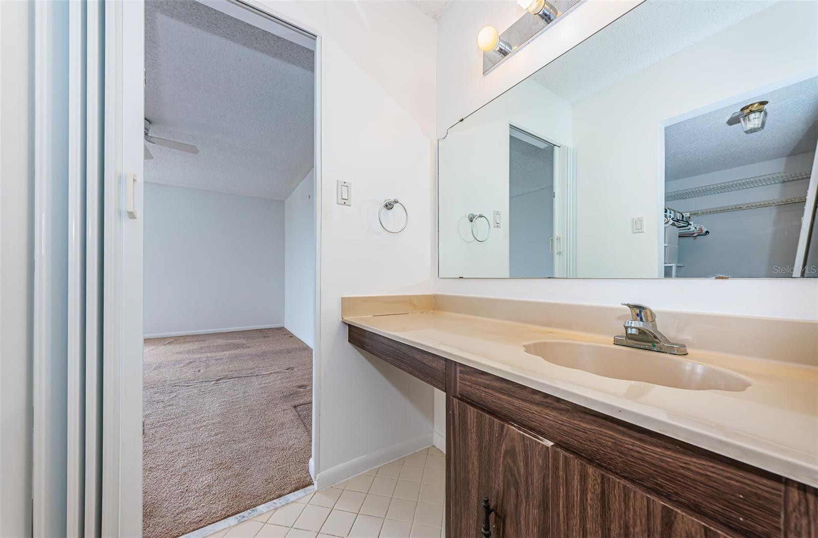 Image 18 of 32 For 6051 Sun Boulevard 605