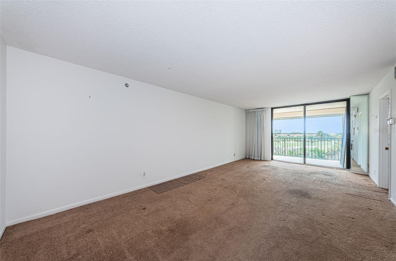 Image 9 of 32 For 6051 Sun Boulevard 605