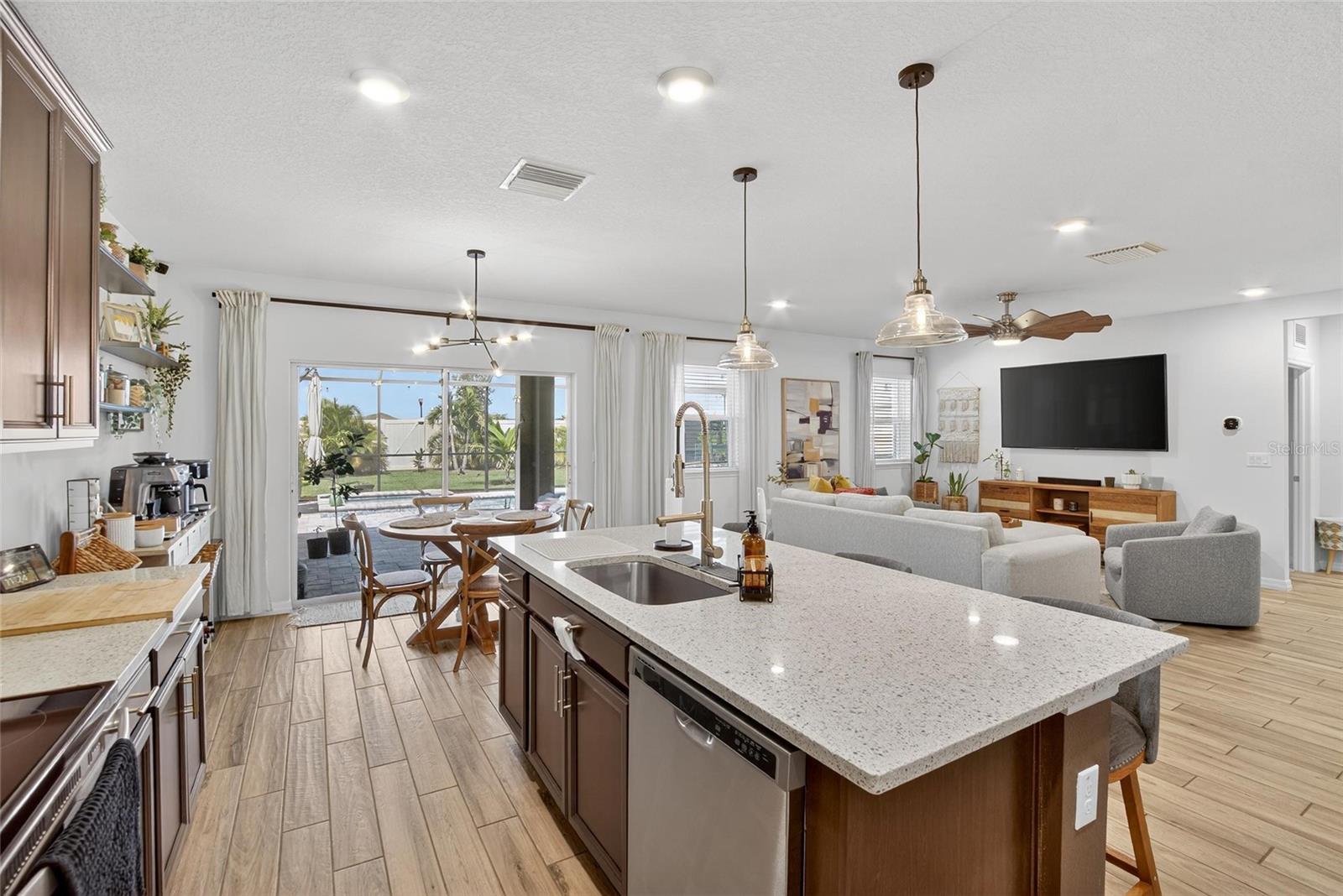 Image 17 of 96 For 11904 Bahia Valley Drive