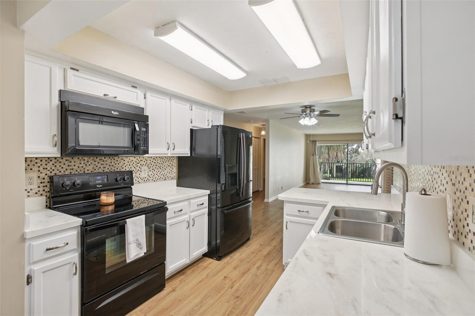 Image 10 of 44 For 7300 Sunshine Skyway Lane S 202
