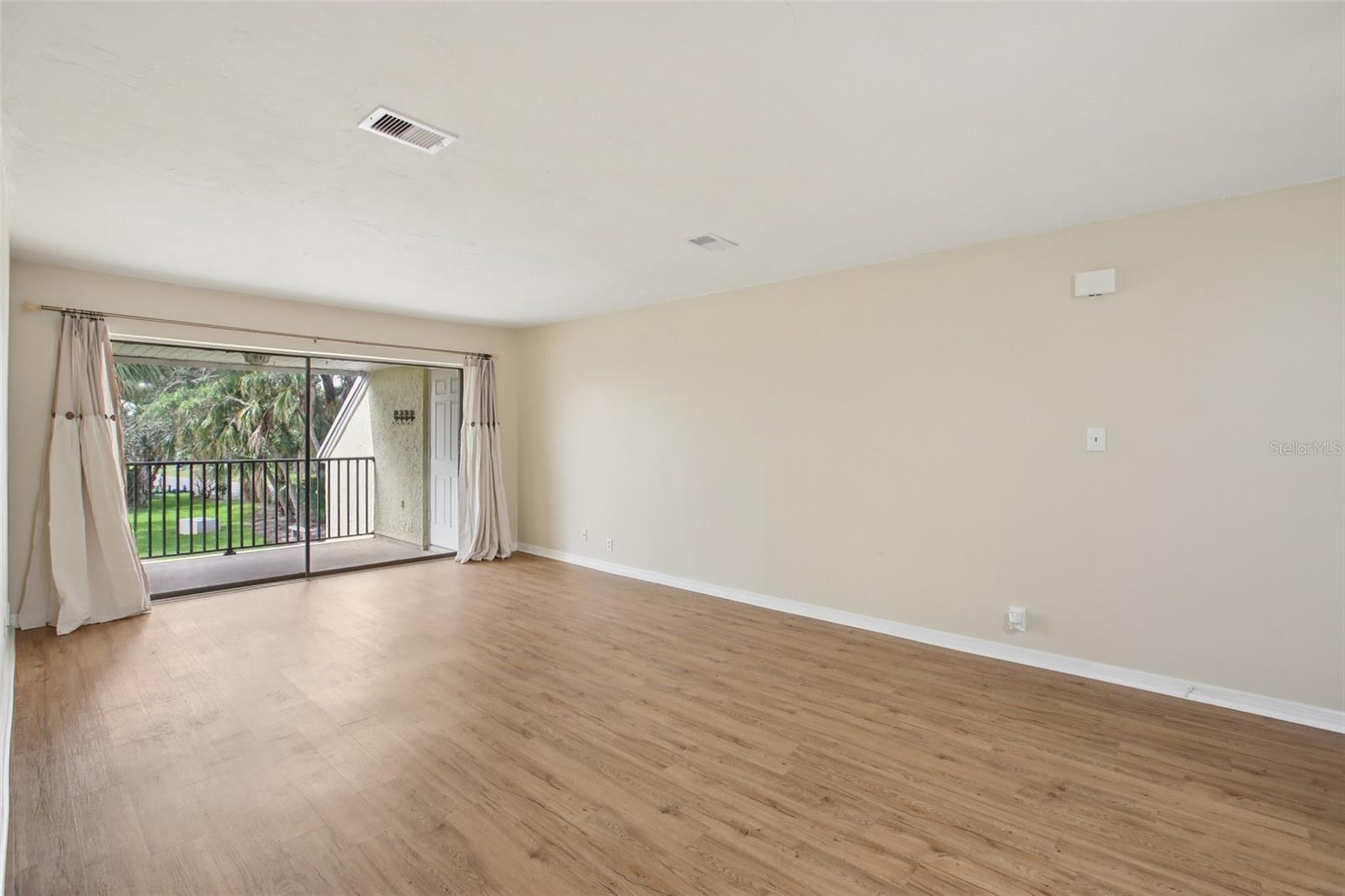 Image 15 of 44 For 7300 Sunshine Skyway Lane S 202
