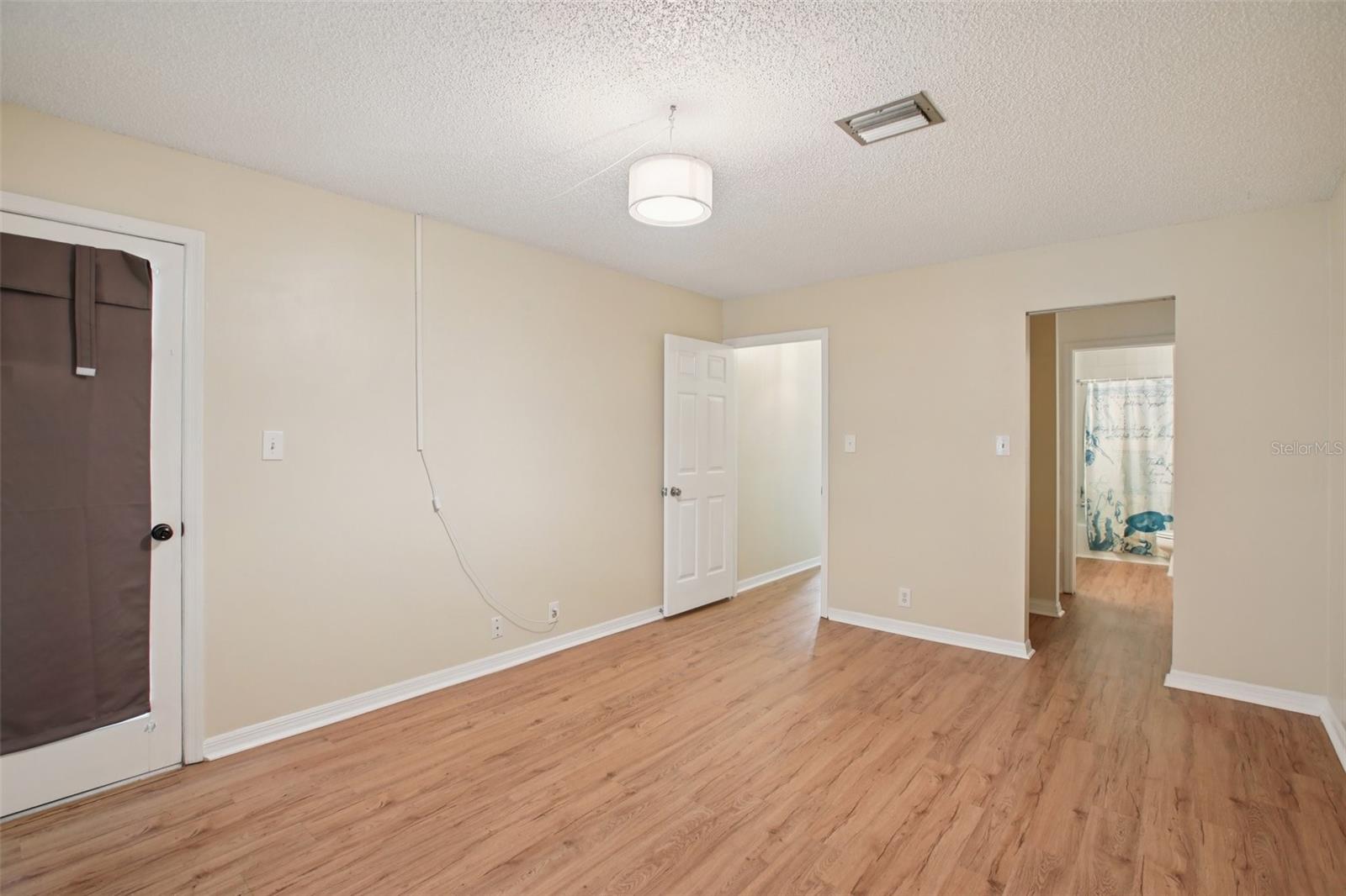Image 19 of 44 For 7300 Sunshine Skyway Lane S 202