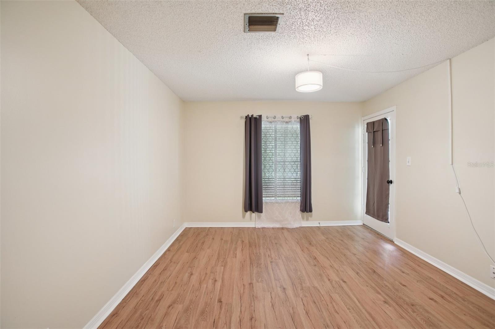 Image 20 of 44 For 7300 Sunshine Skyway Lane S 202