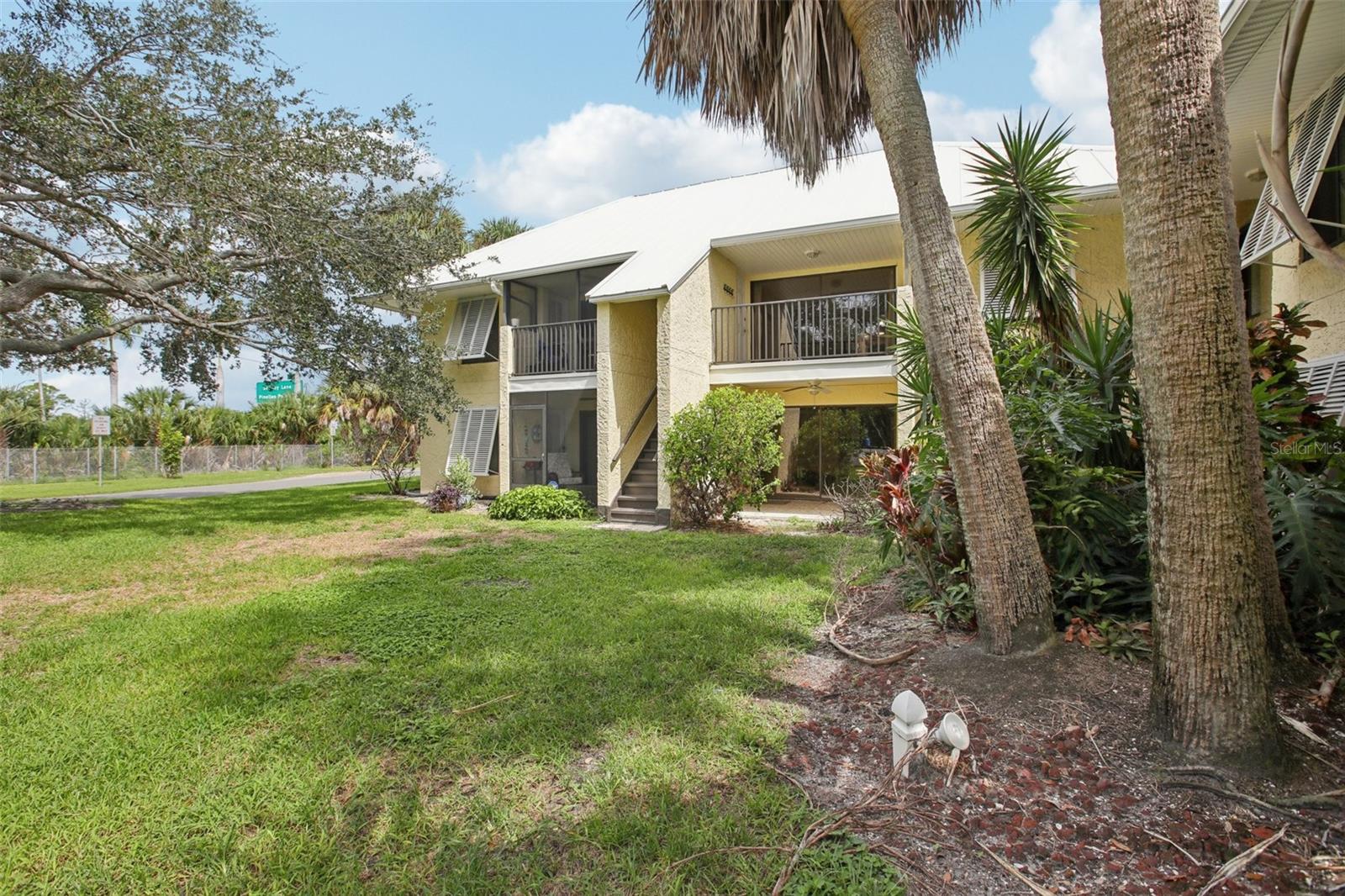 Image 31 of 44 For 7300 Sunshine Skyway Lane S 202
