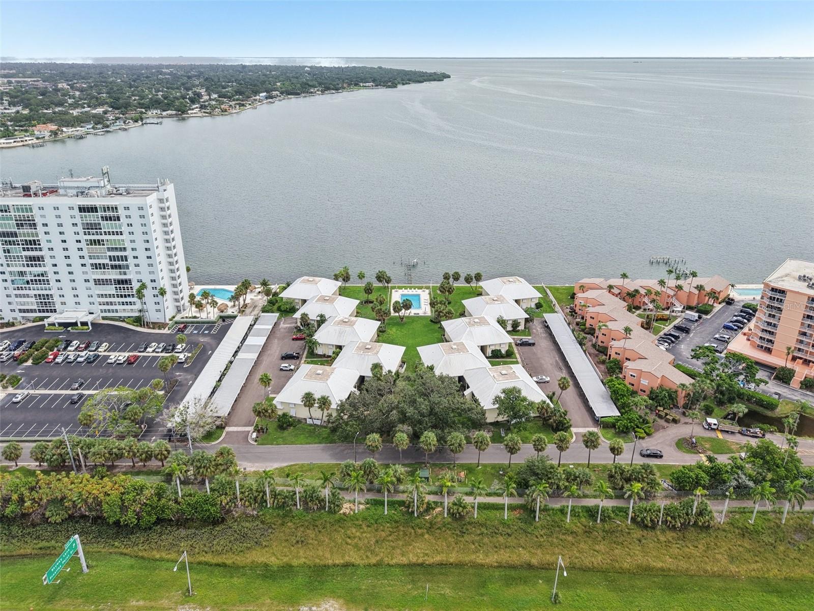 Image 37 of 44 For 7300 Sunshine Skyway Lane S 202