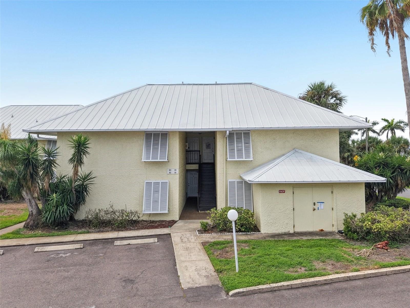 Image 42 of 44 For 7300 Sunshine Skyway Lane S 202