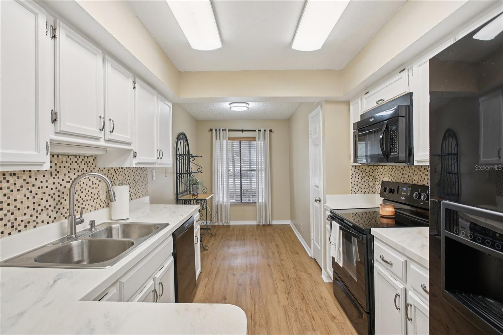 Image 8 of 44 For 7300 Sunshine Skyway Lane S 202