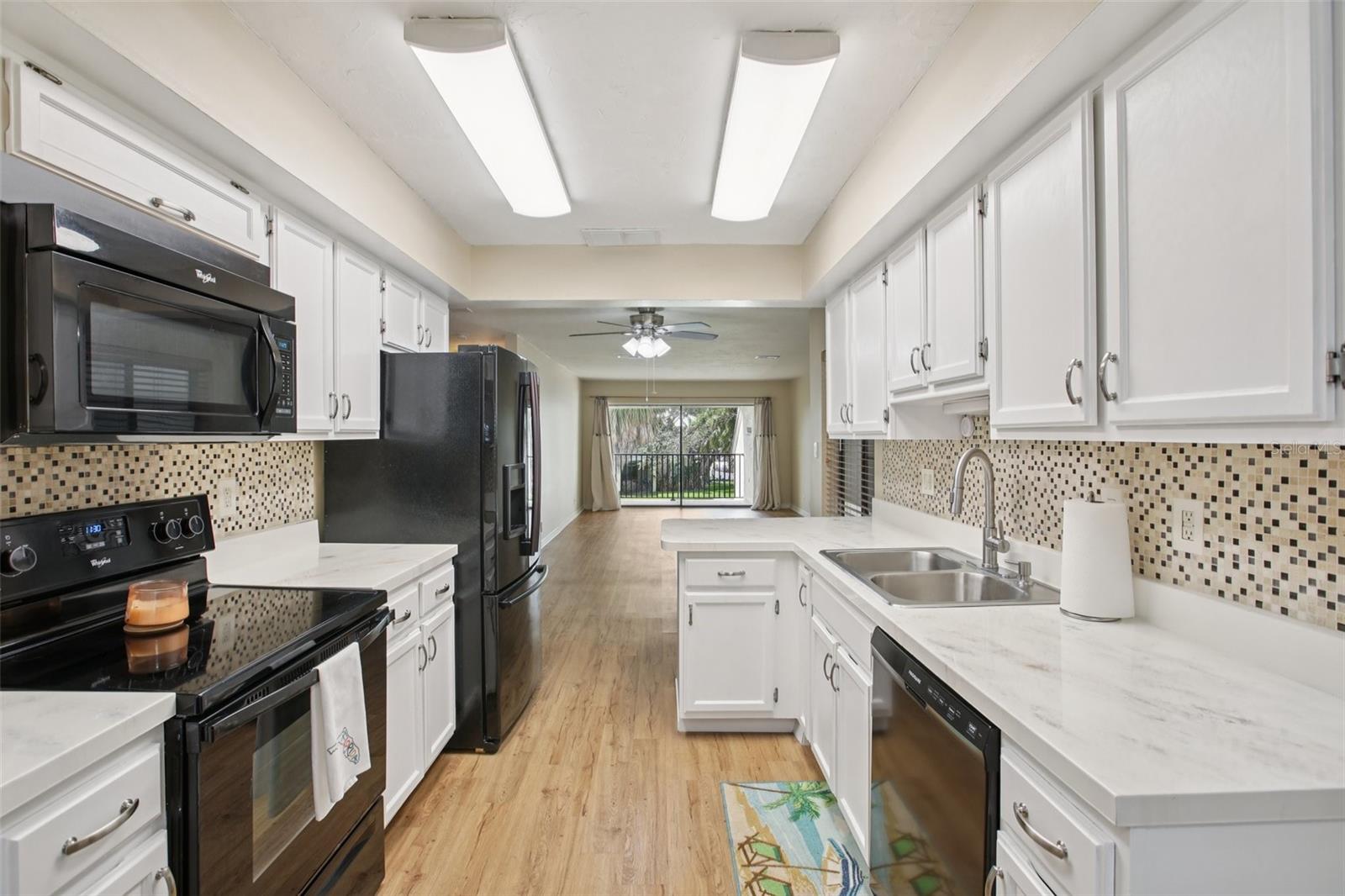 Image 9 of 44 For 7300 Sunshine Skyway Lane S 202