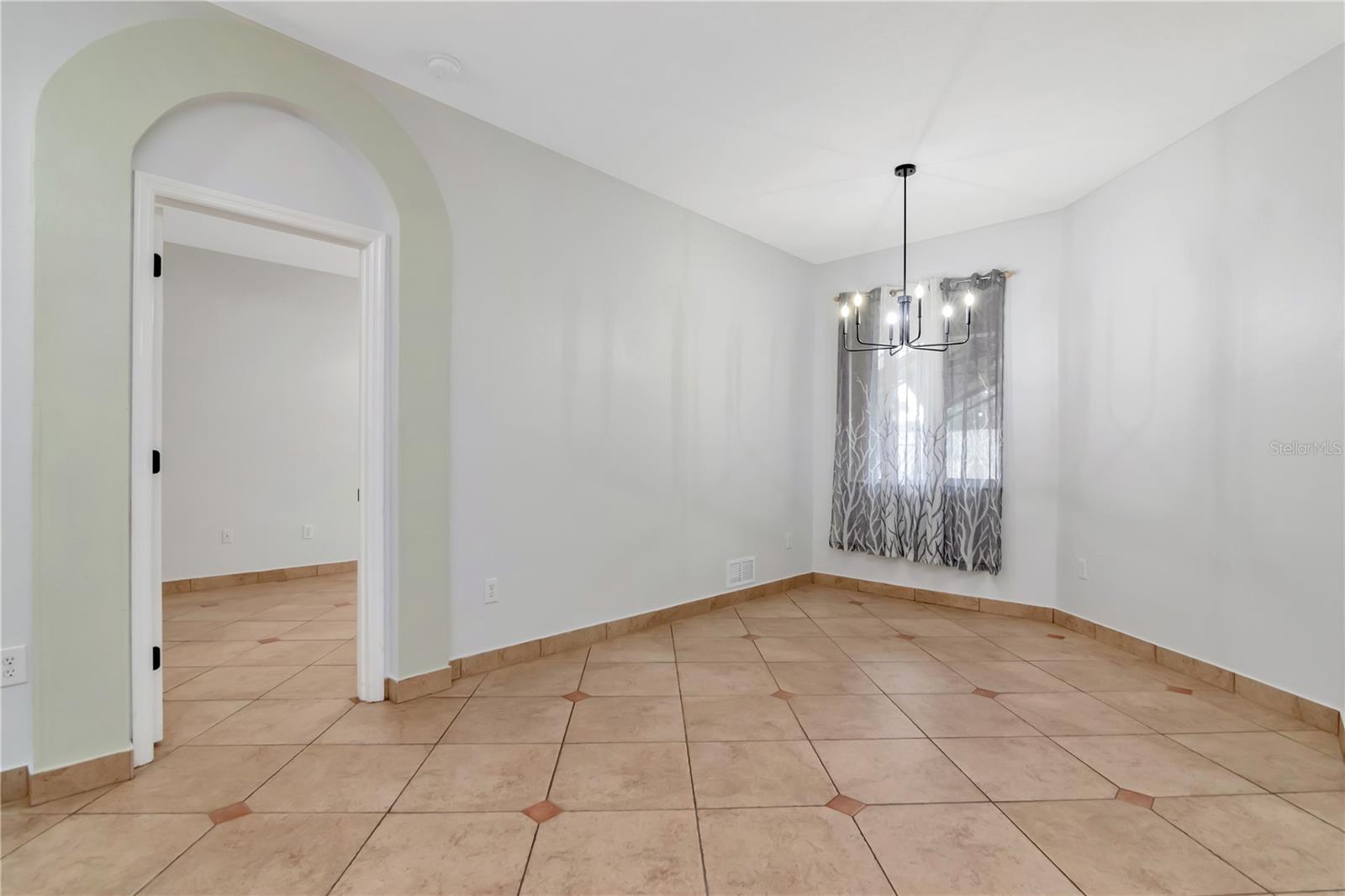 Image 19 of 71 For 3341 Pine Top Drive