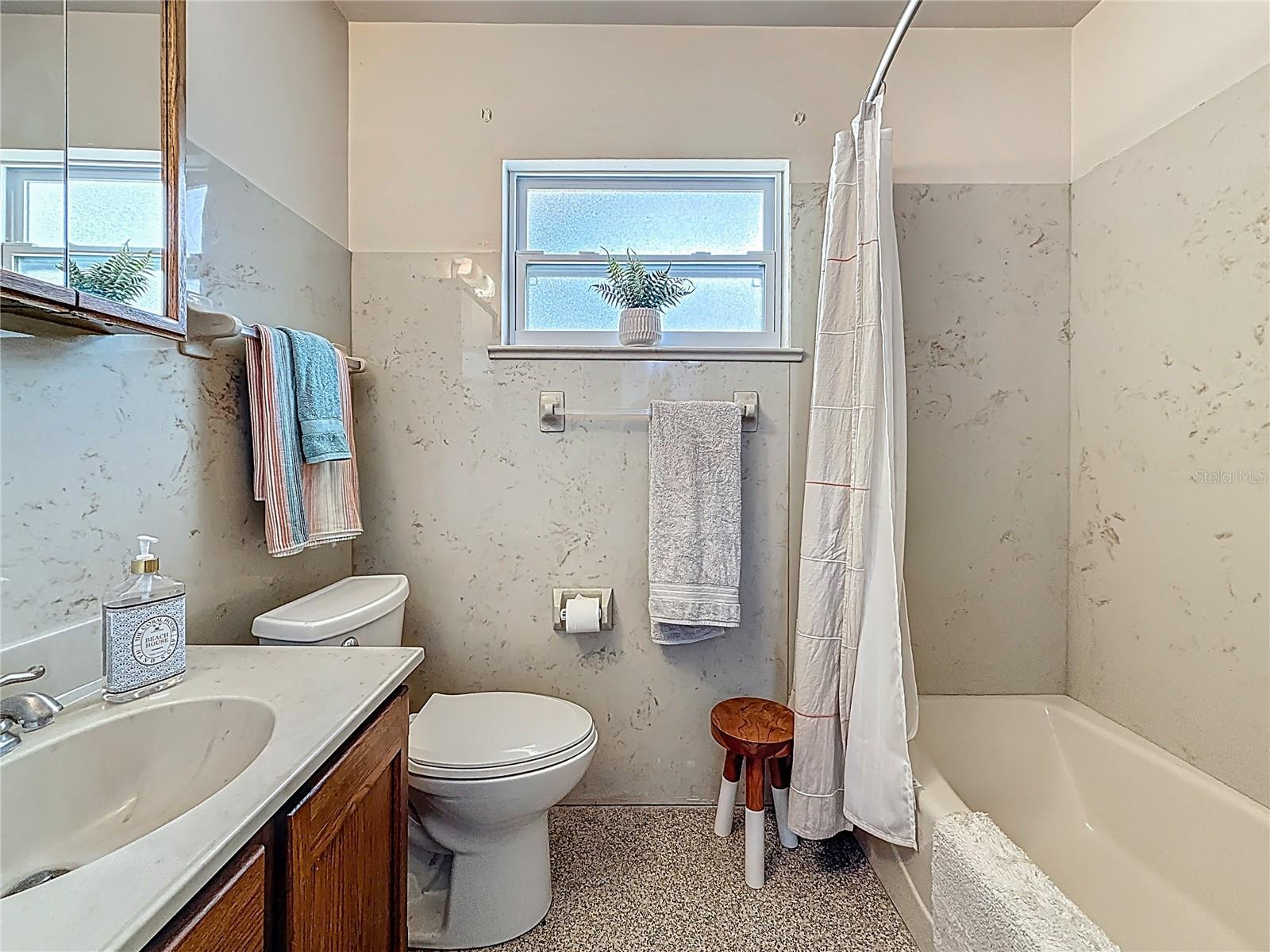 Image 21 of 66 For 3702 Wallace Avenue