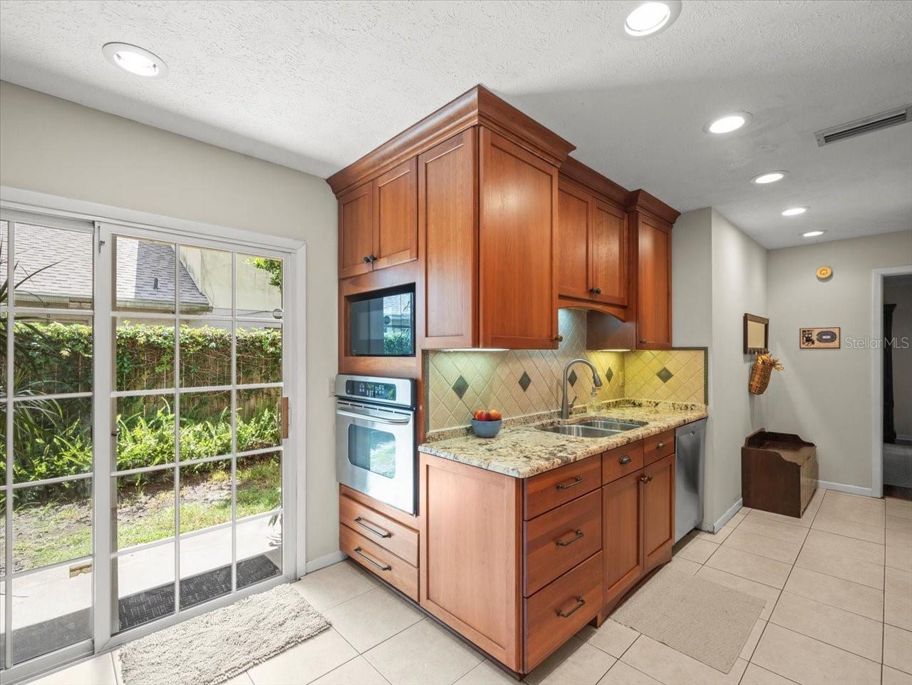 Image 10 of 34 For 15912 Hampton Village Drive