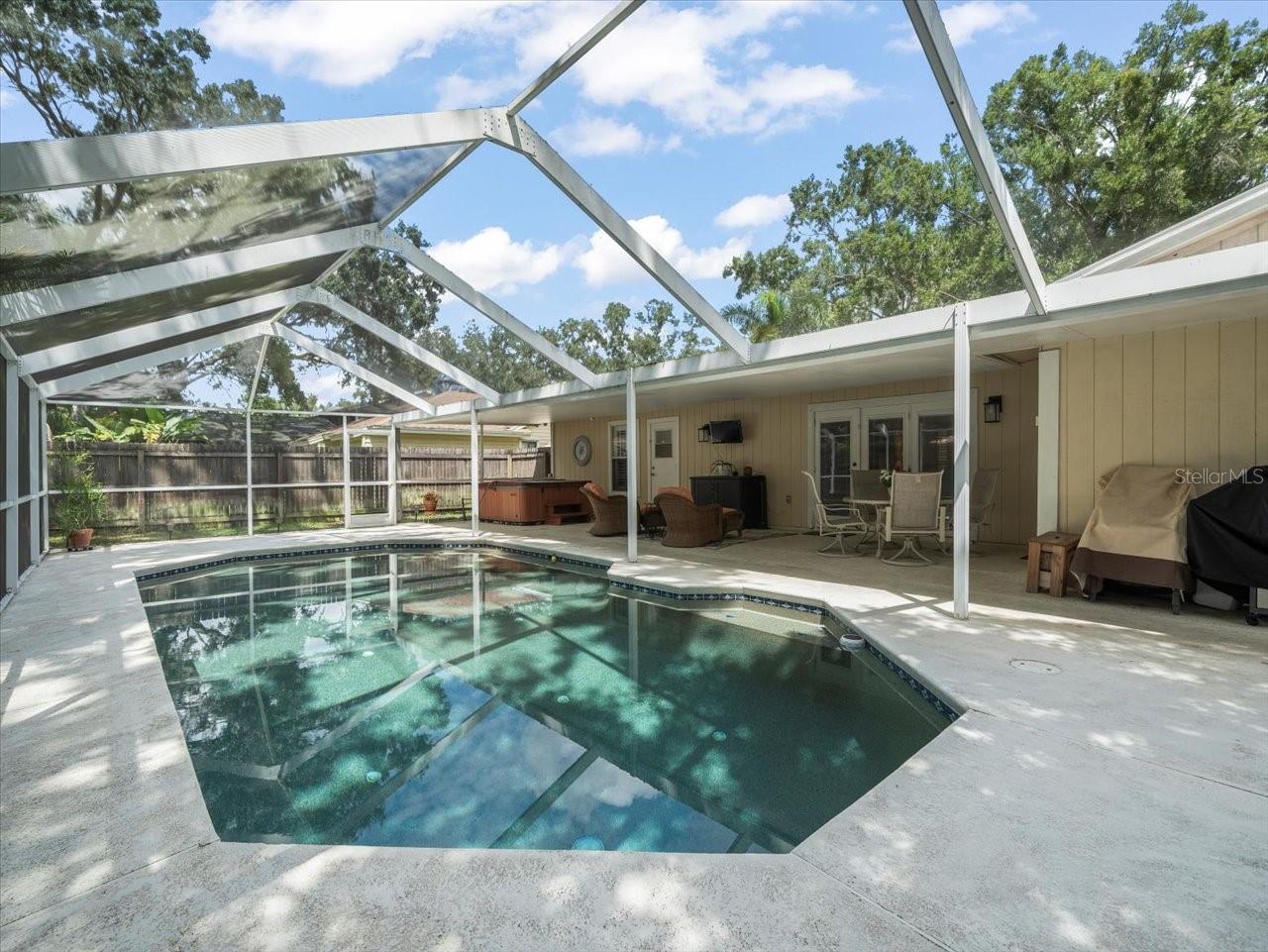 Image 4 of 34 For 15912 Hampton Village Drive