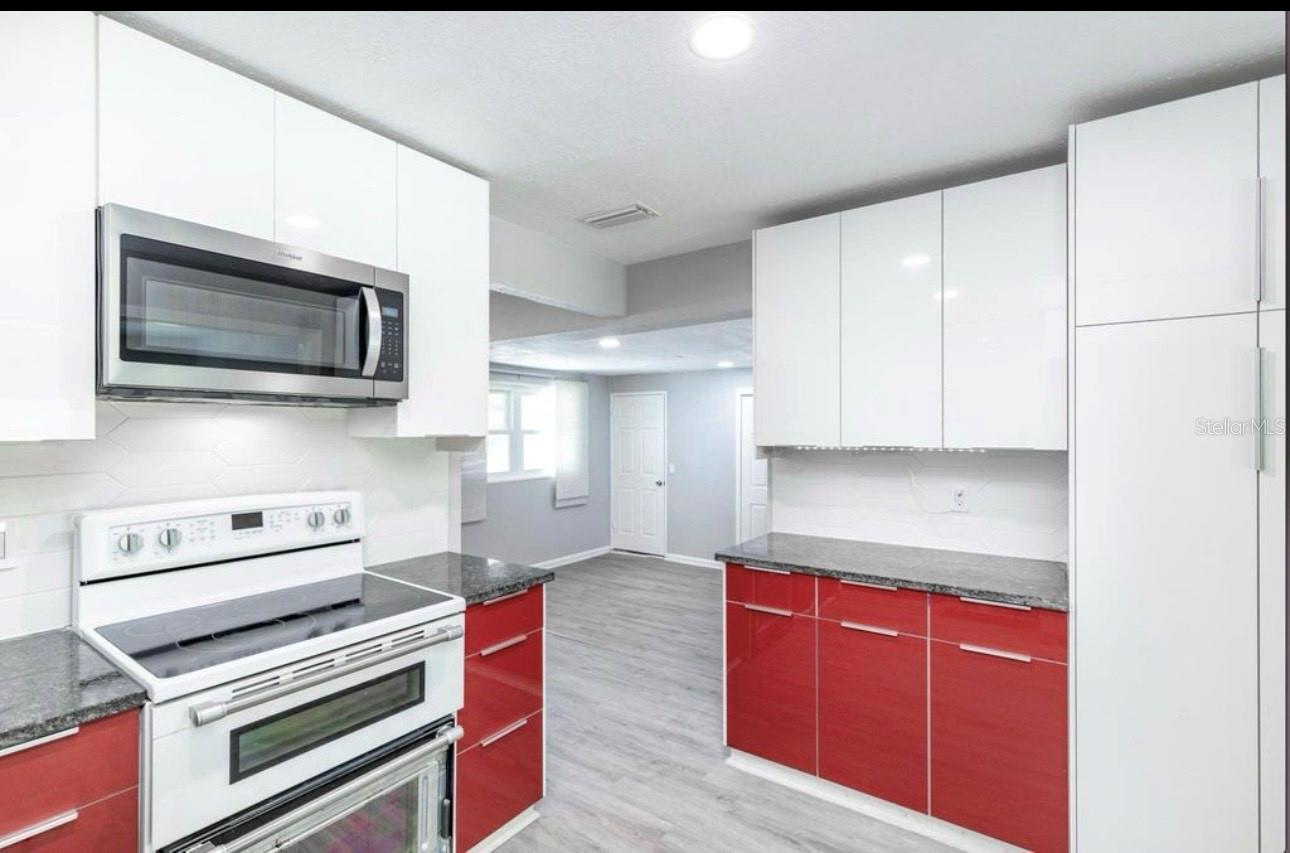 Image 3 of 11 For 4717 Leila Avenue