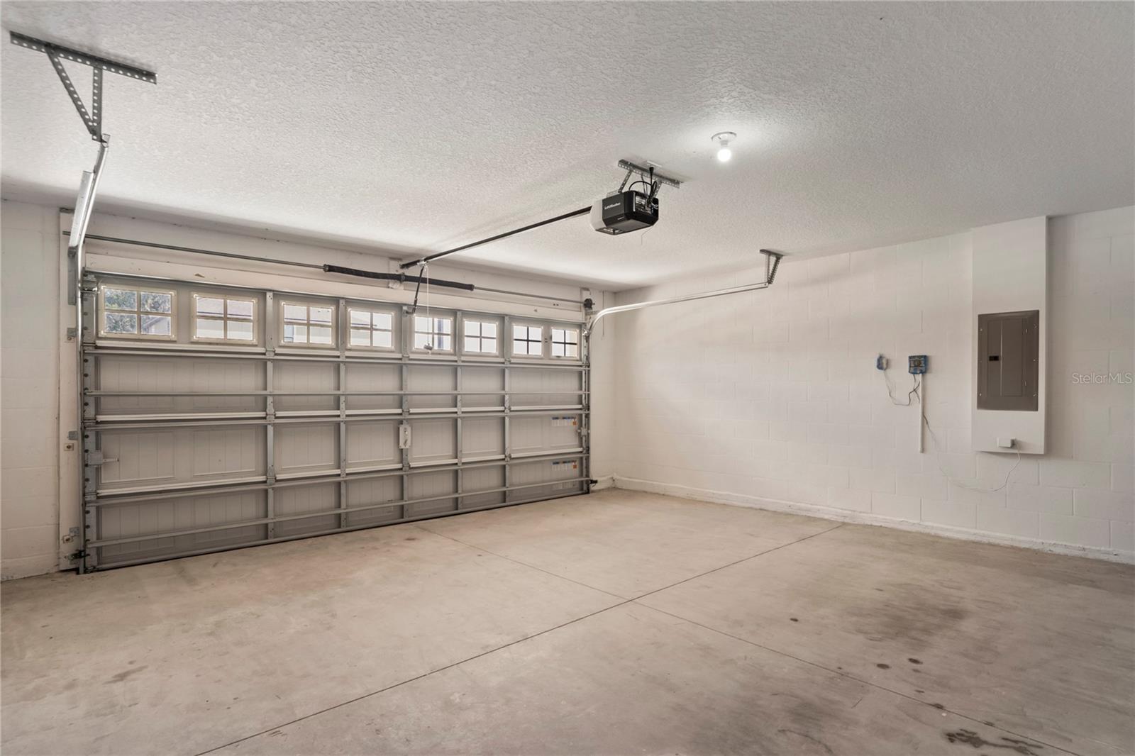 Image 22 of 26 For 2211 Caspian Drive
