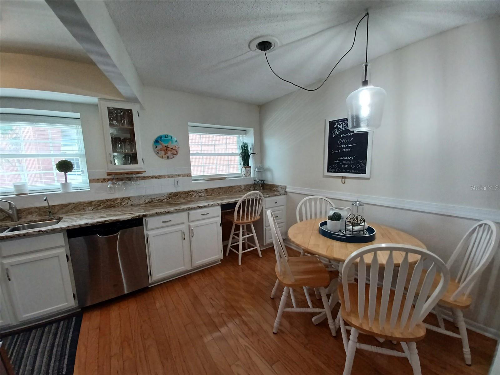 Image 13 of 41 For 17960 Gulf Boulevard 118