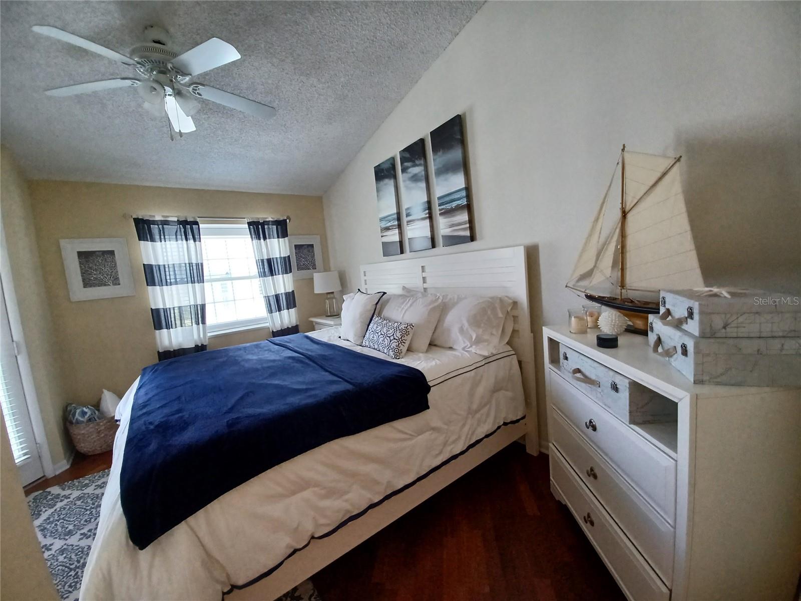 Image 18 of 41 For 17960 Gulf Boulevard 118