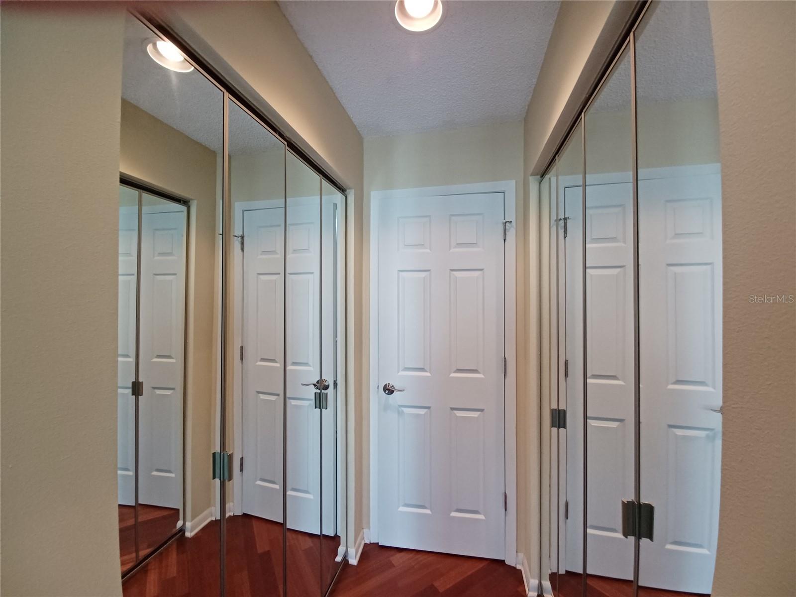 Image 23 of 41 For 17960 Gulf Boulevard 118