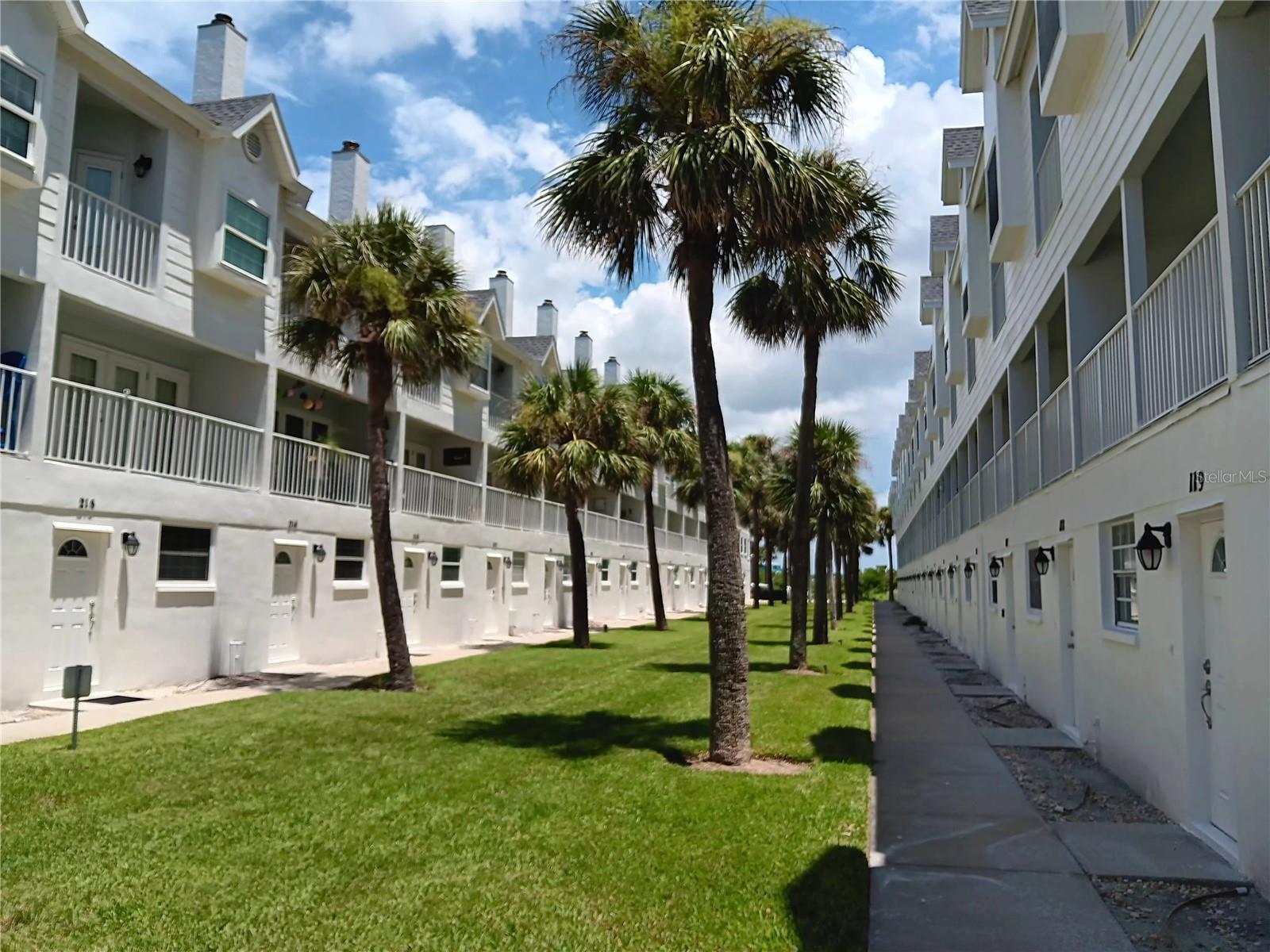 Image 31 of 41 For 17960 Gulf Boulevard 118