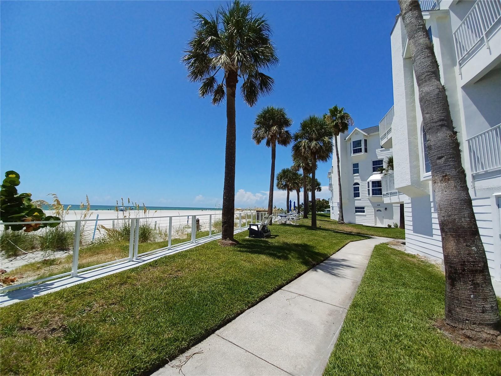Image 34 of 41 For 17960 Gulf Boulevard 118