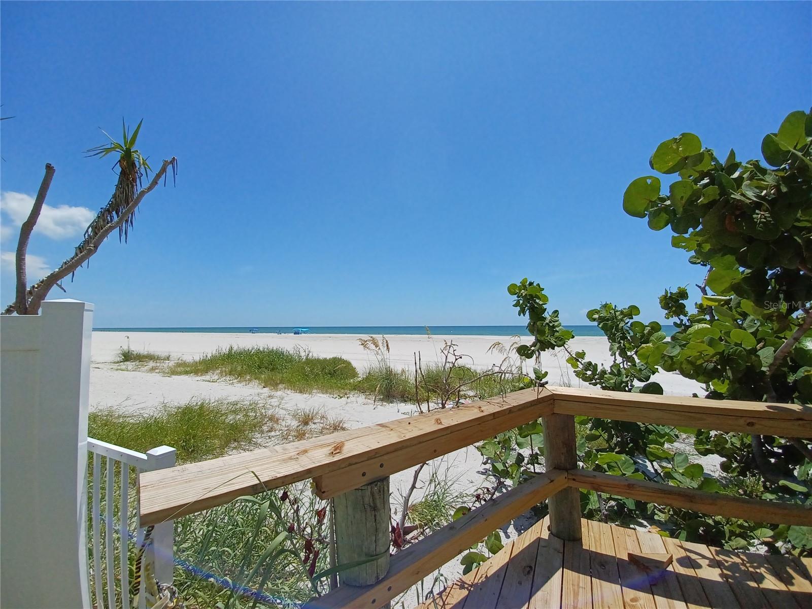 Image 37 of 41 For 17960 Gulf Boulevard 118