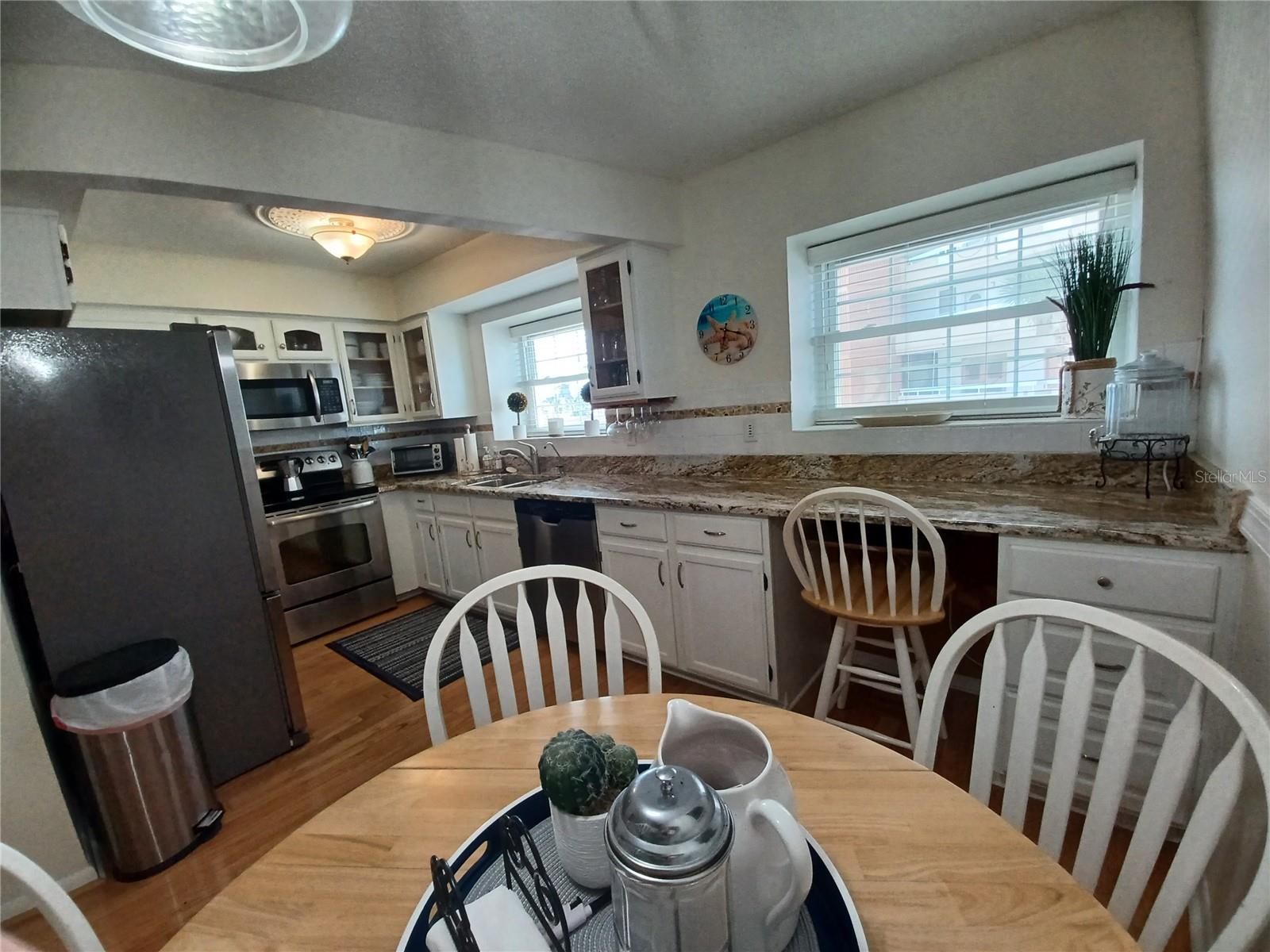 Image 9 of 41 For 17960 Gulf Boulevard 118