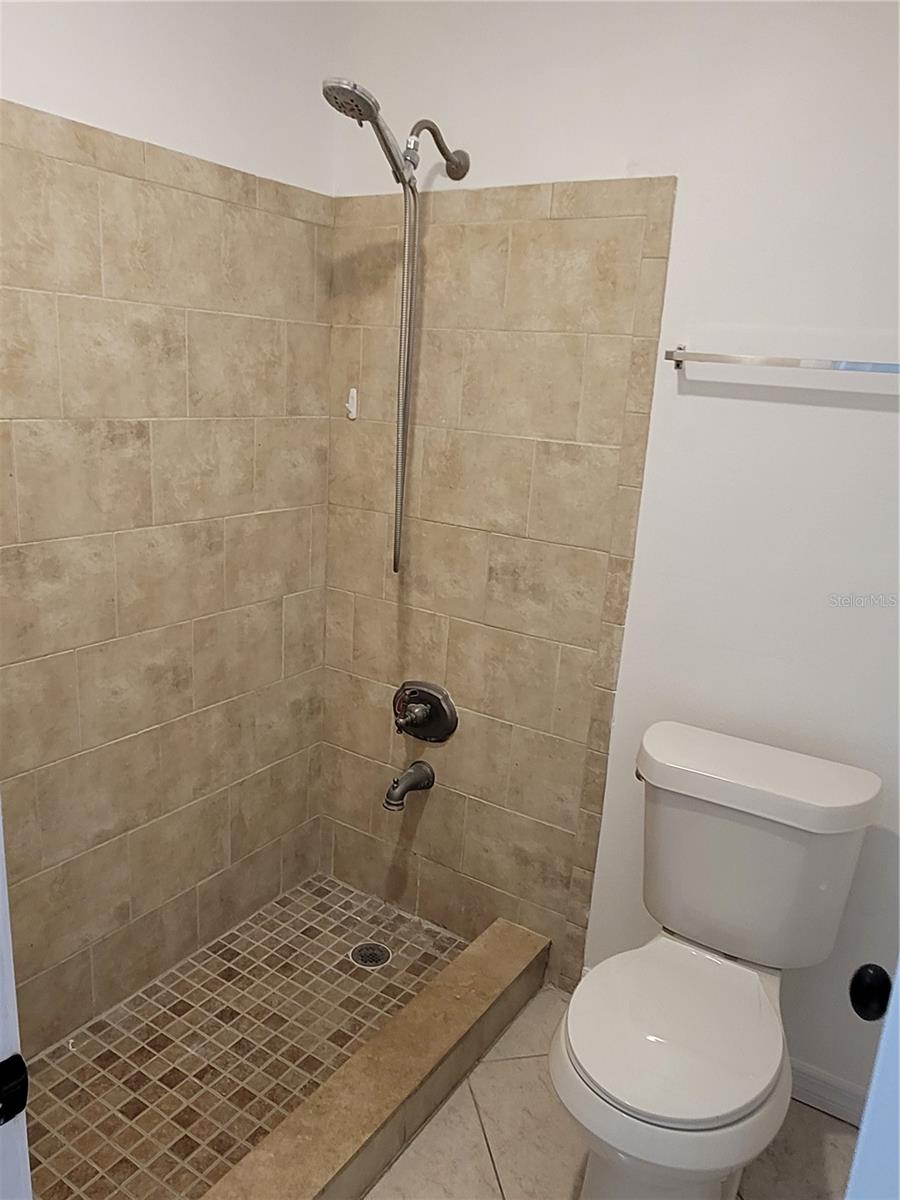 Image 13 of 23 For 9508 Pembridge Court
