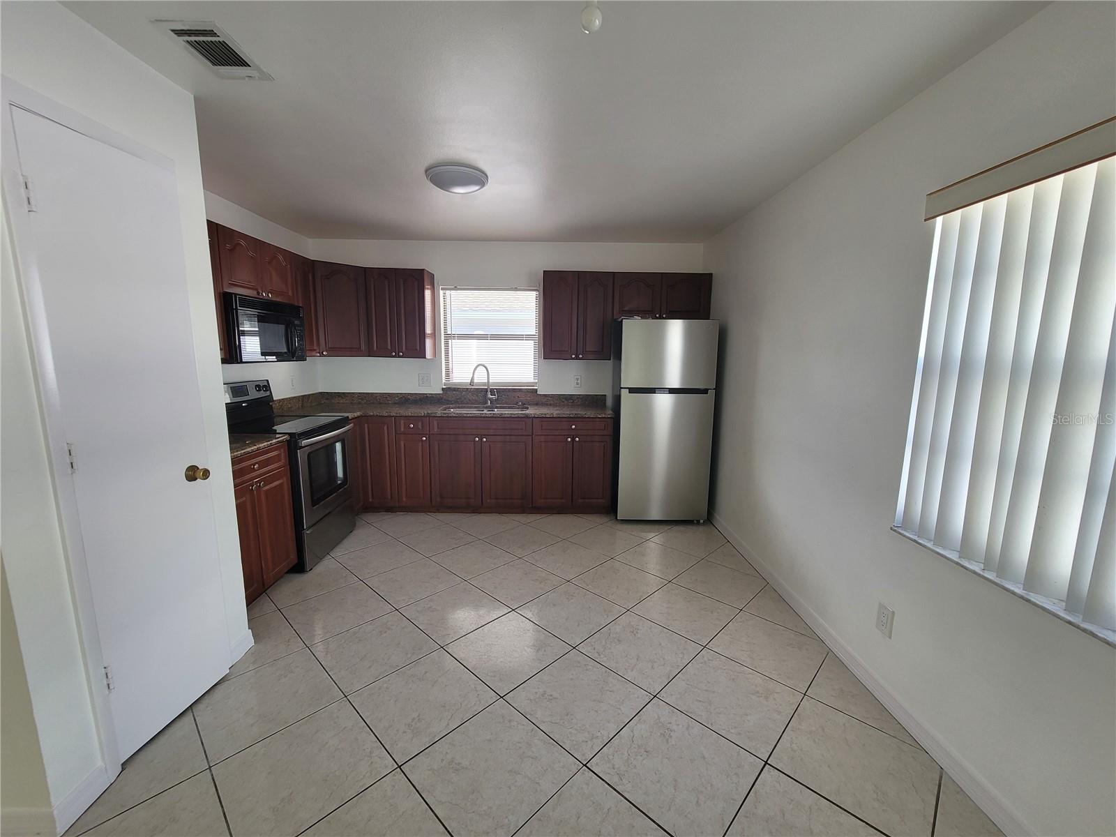 Image 16 of 23 For 9508 Pembridge Court