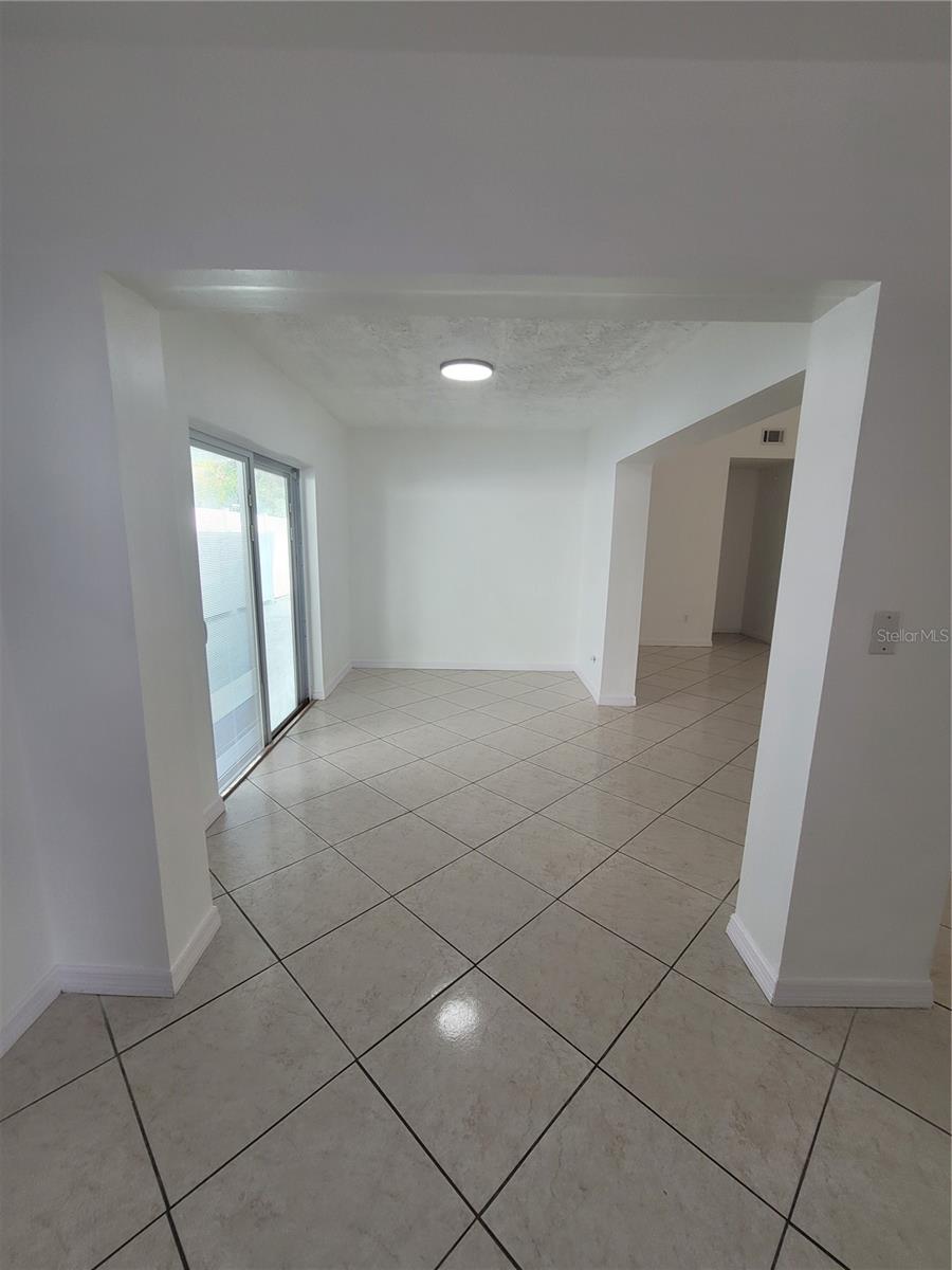Image 21 of 23 For 9508 Pembridge Court