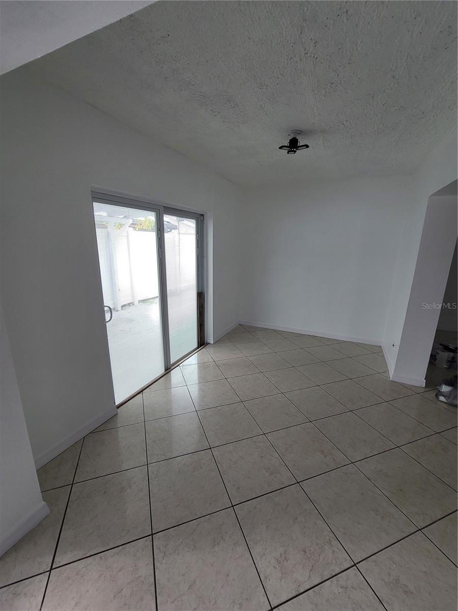 Image 9 of 23 For 9508 Pembridge Court