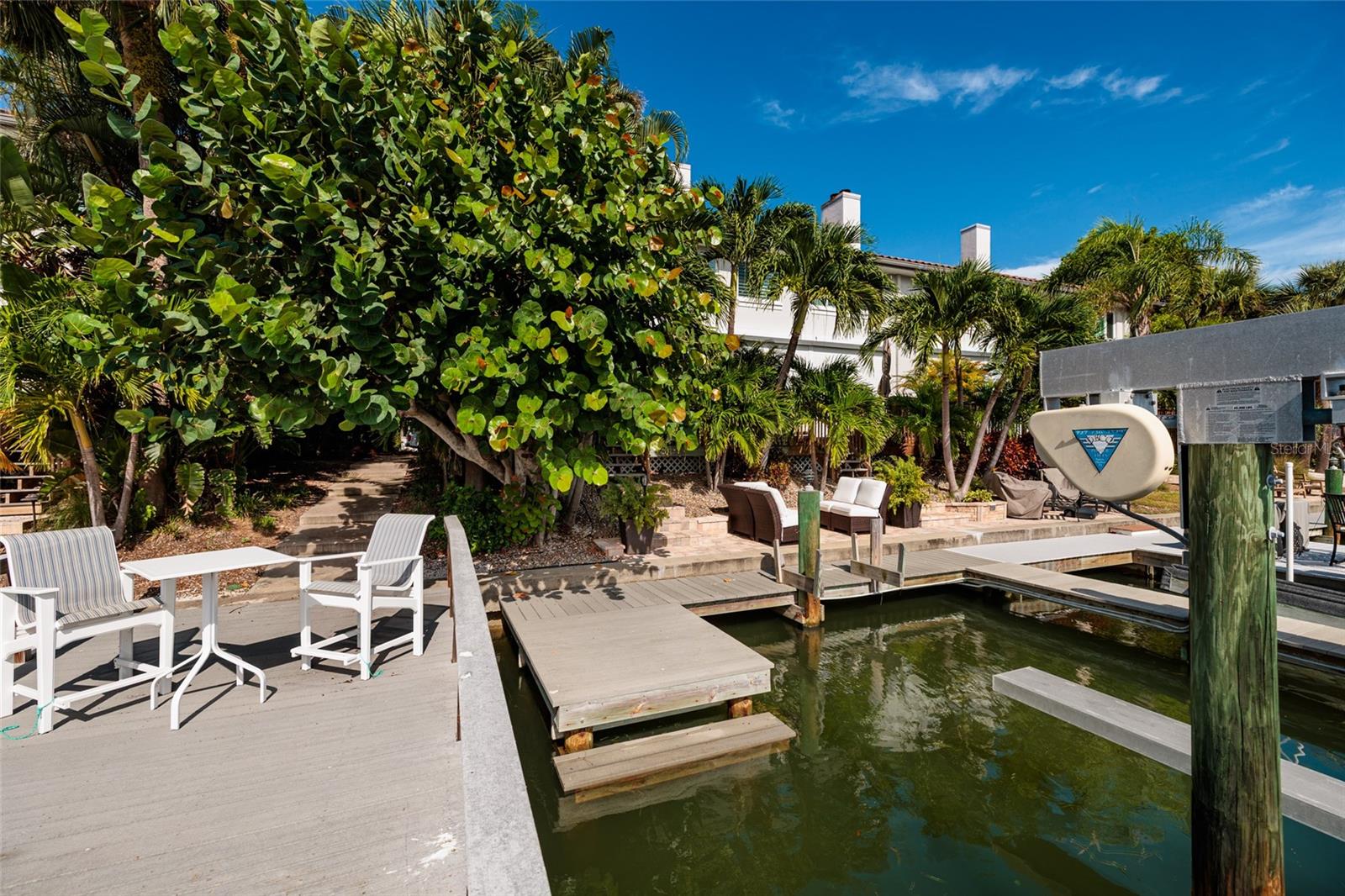 Image 36 of 74 For 903 Pinellas Bayway S 104