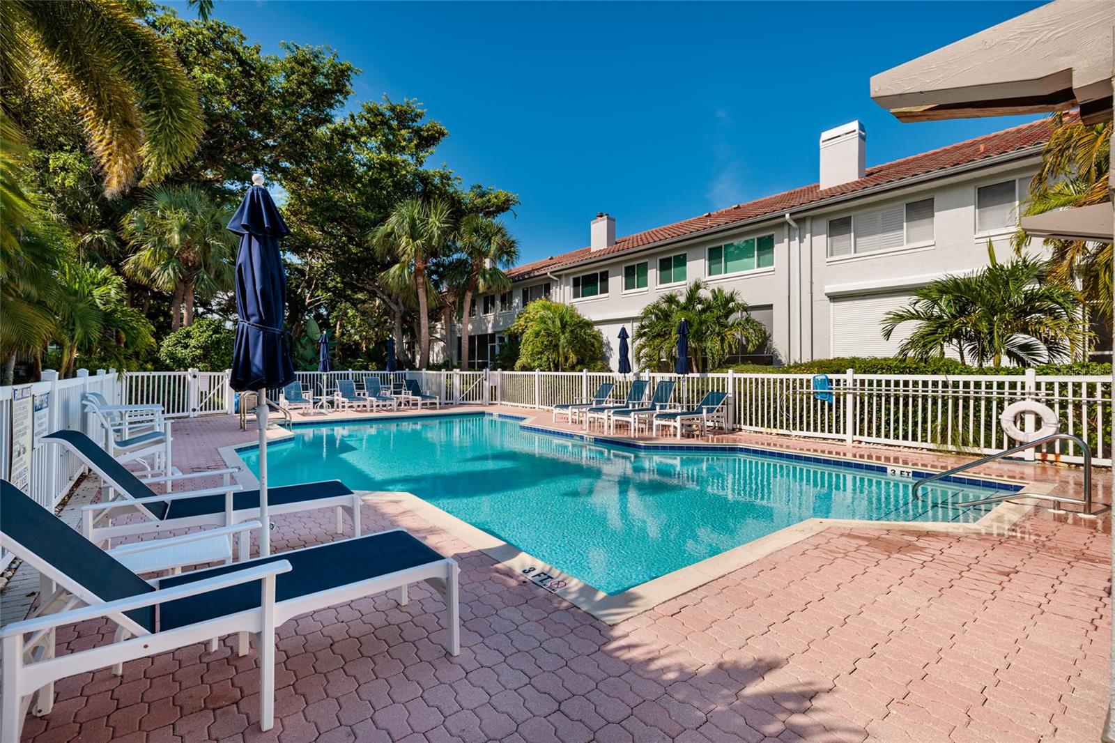 Image 43 of 74 For 903 Pinellas Bayway S 104