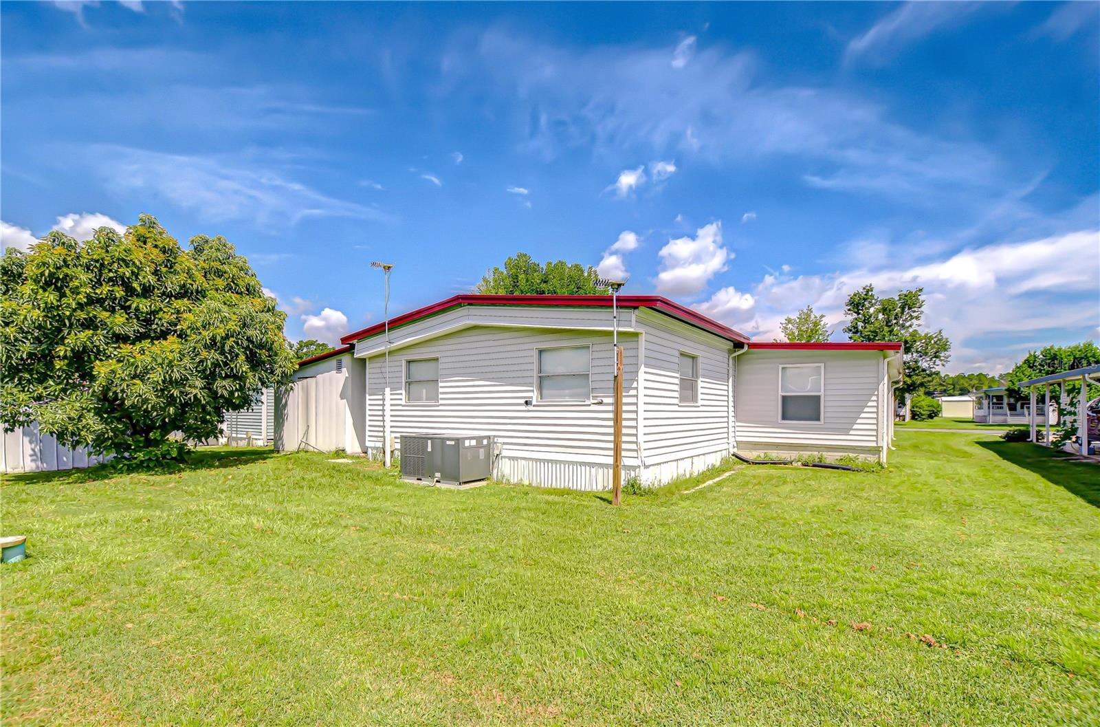Image 11 of 44 For 39432 Dundee Road