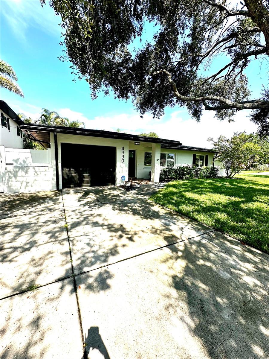 Image 2 of 13 For 4390 Maple Street Ne
