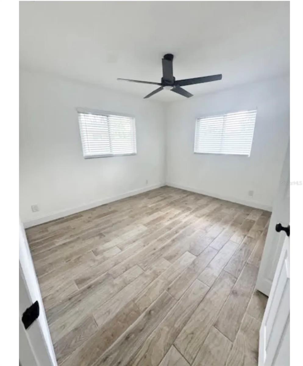 Image 8 of 13 For 4390 Maple Street Ne
