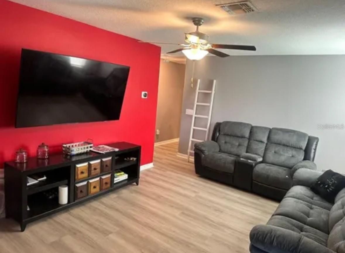 Listing photo id 10 for 9317 Lemon Drop Loop