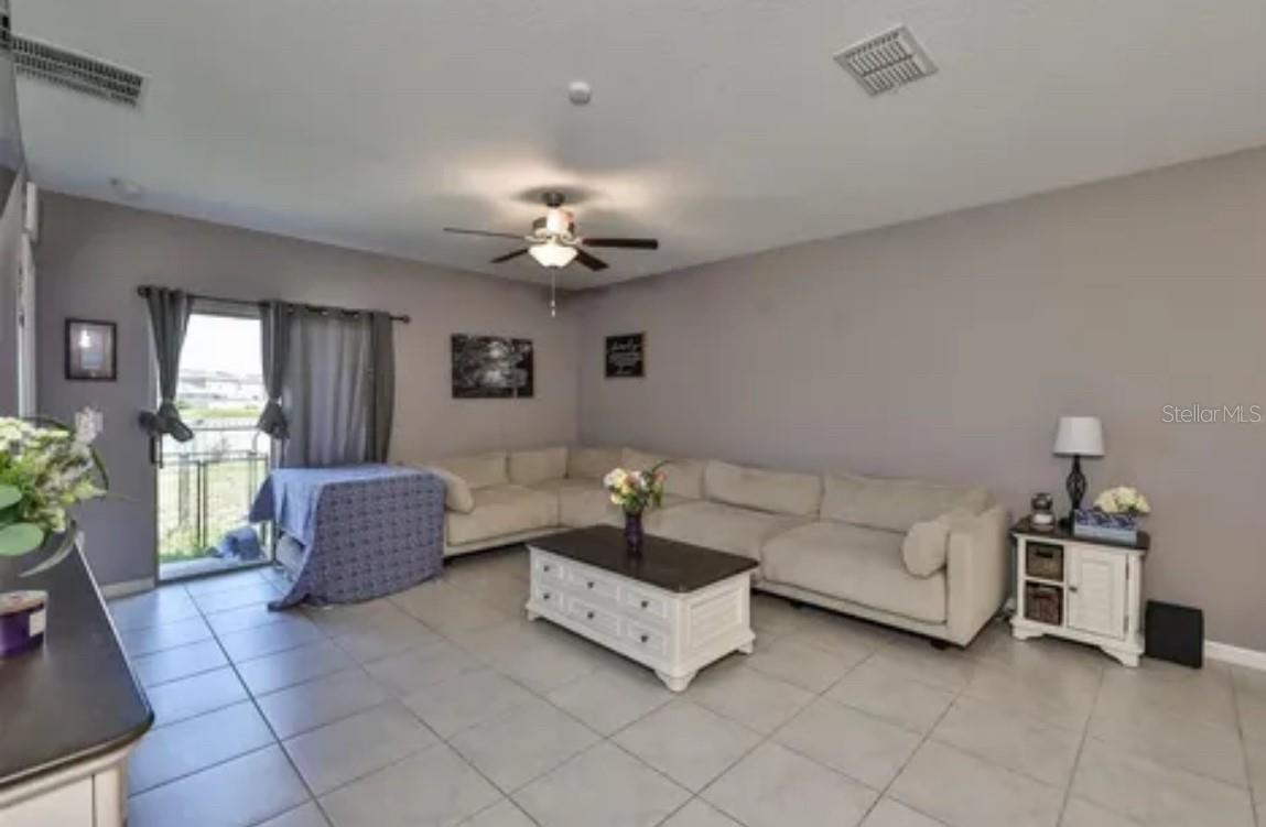 Listing photo id 5 for 9317 Lemon Drop Loop