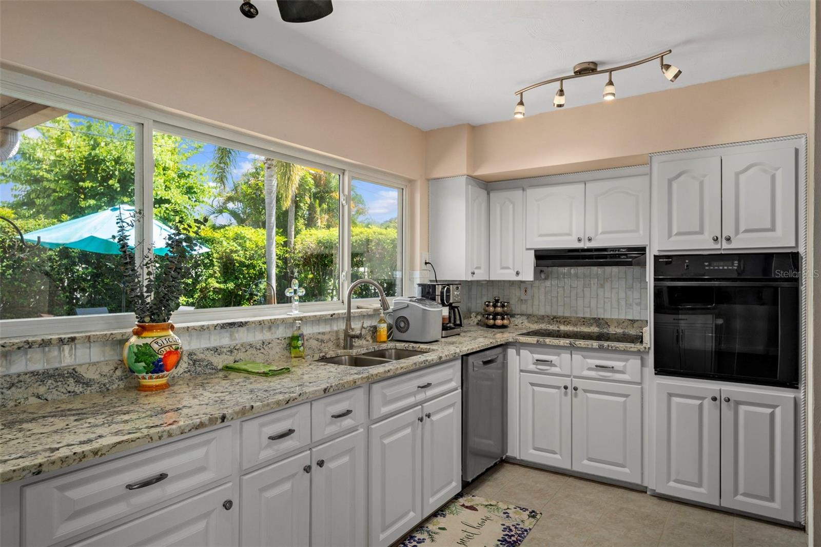Image 16 of 59 For 6073 45th Avenue N