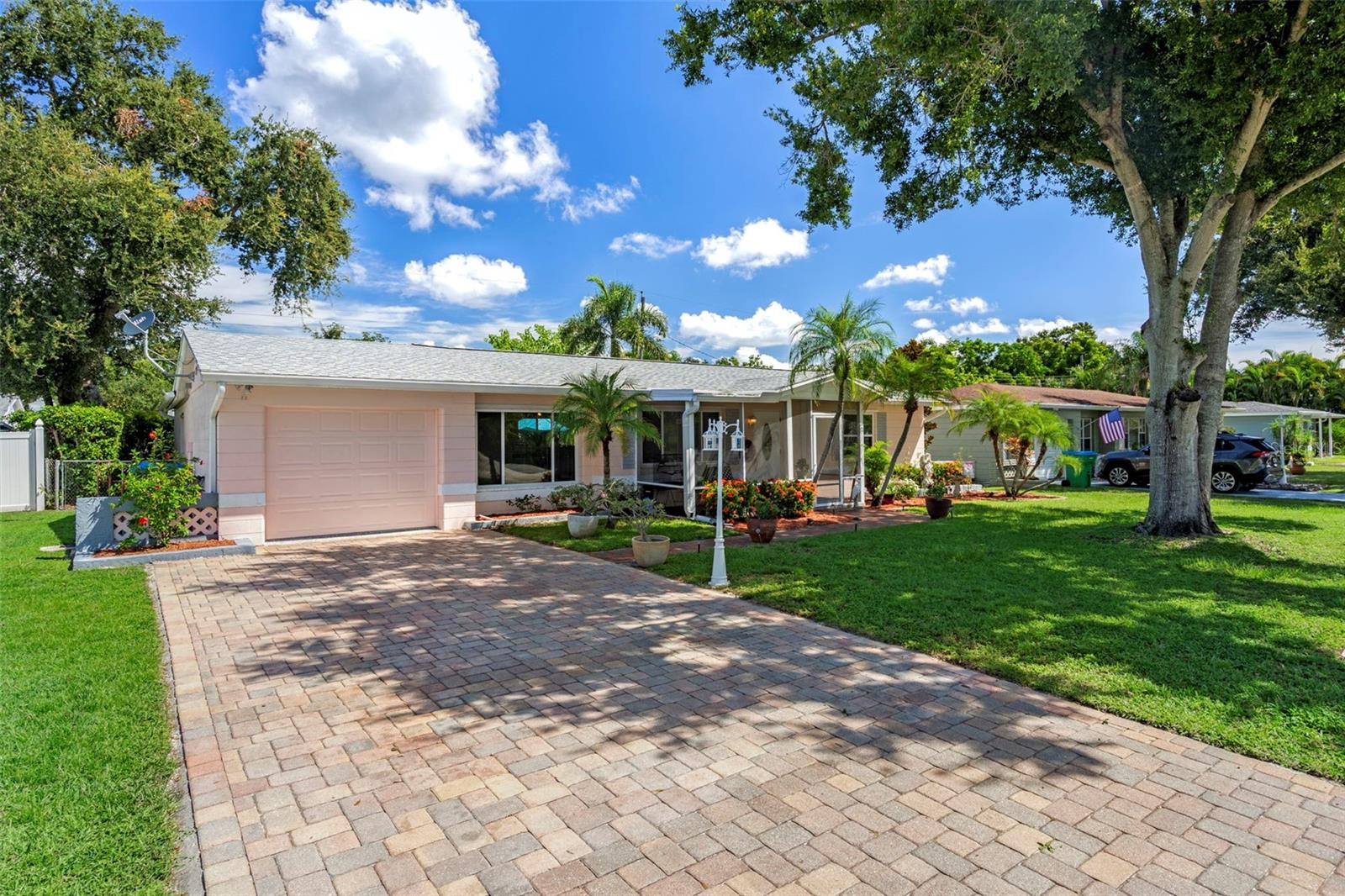 Image 3 of 59 For 6073 45th Avenue N