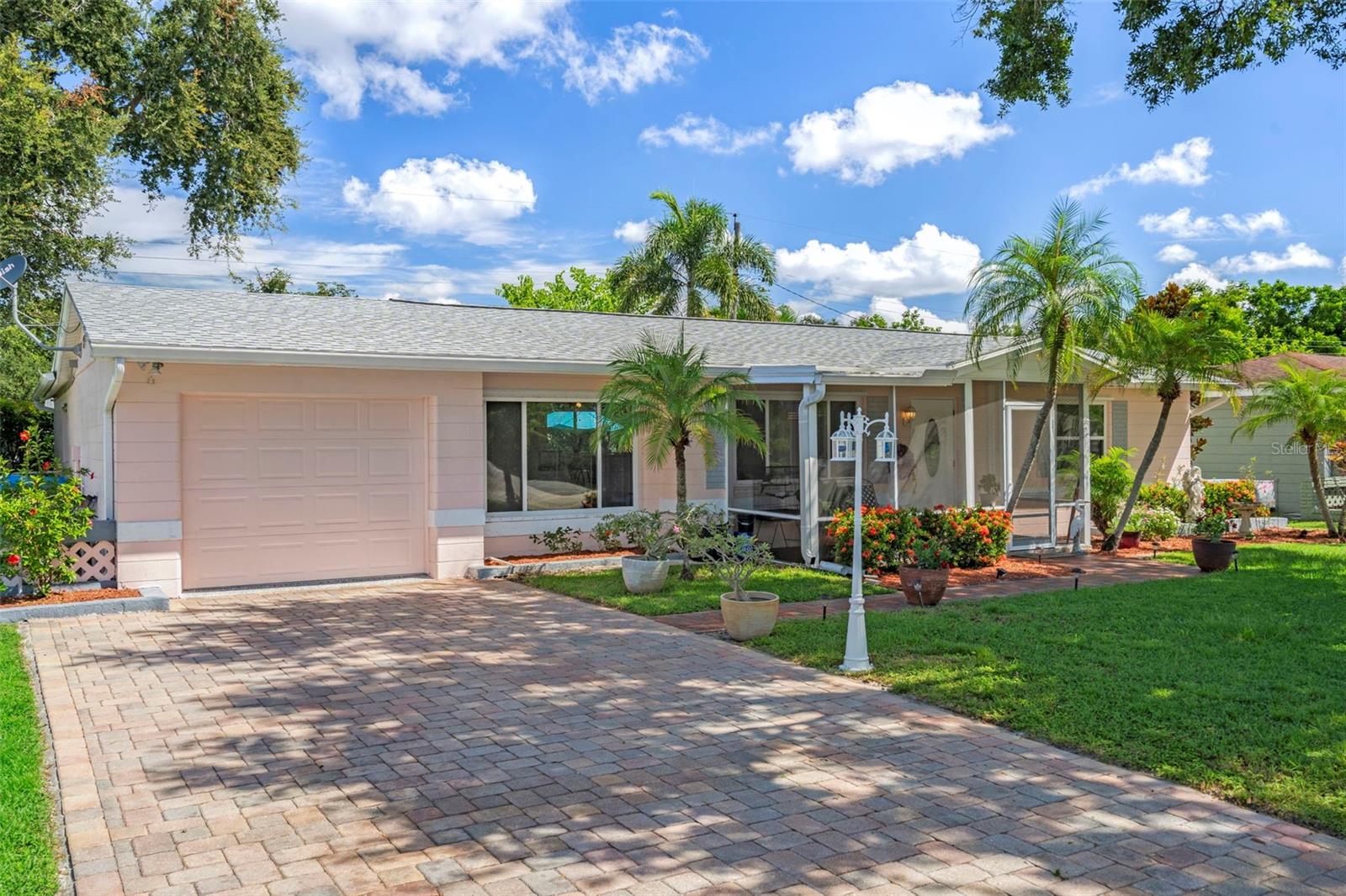 Image 4 of 59 For 6073 45th Avenue N